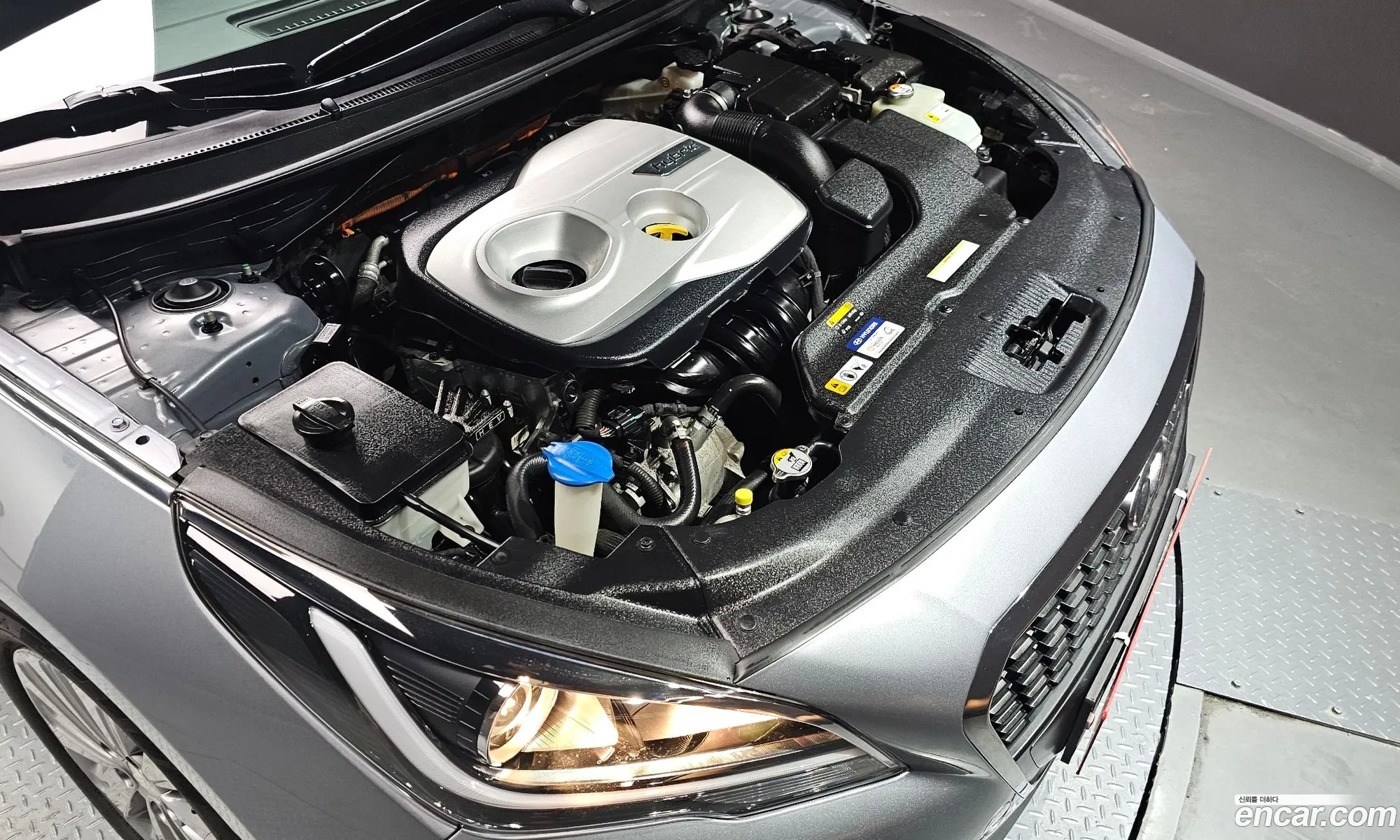 Hyundai LF Sonata Hybrid 2016 — 18