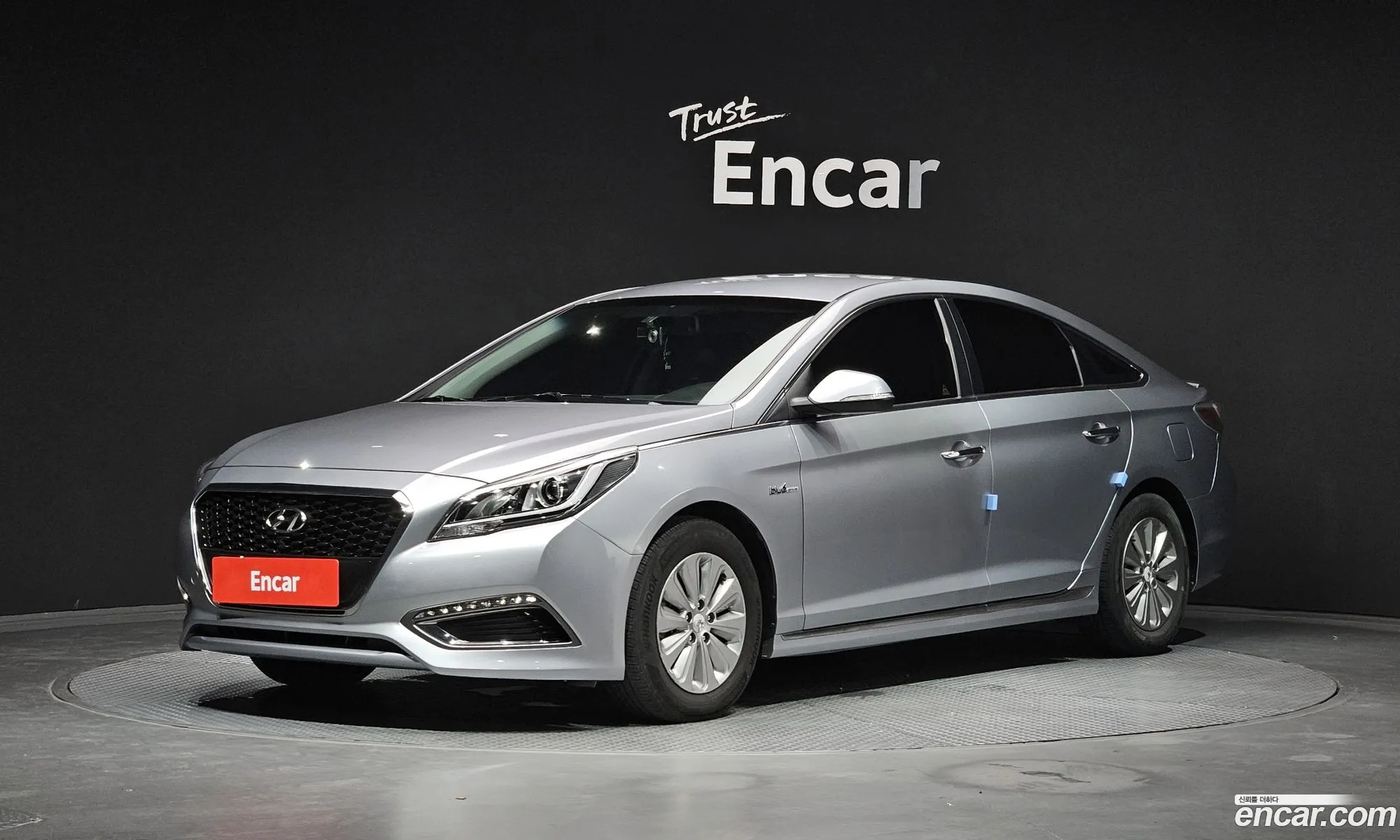 Hyundai LF Sonata Hybrid 2016 — 12