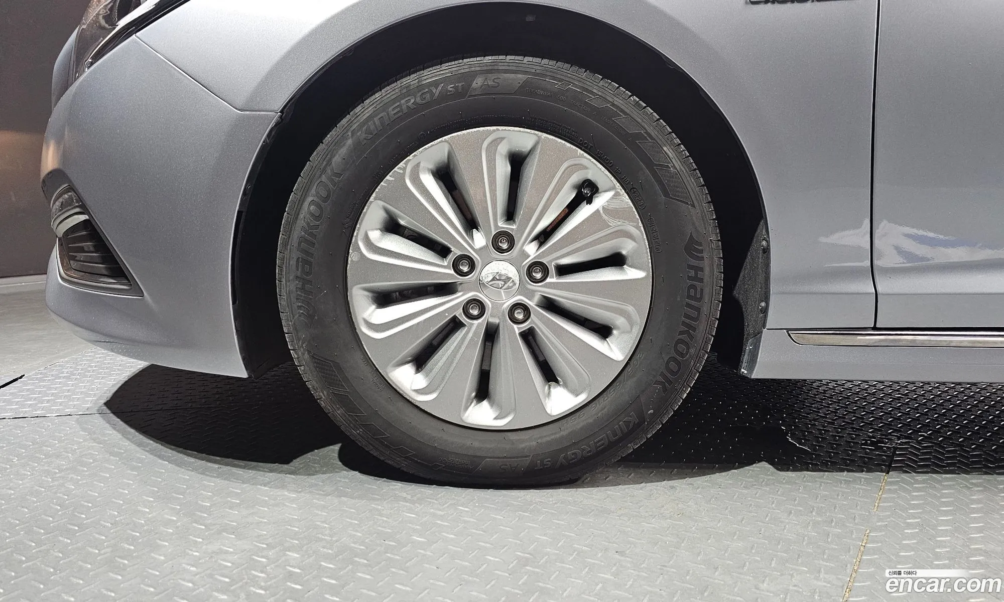 Hyundai LF Sonata Hybrid 2016 — 6