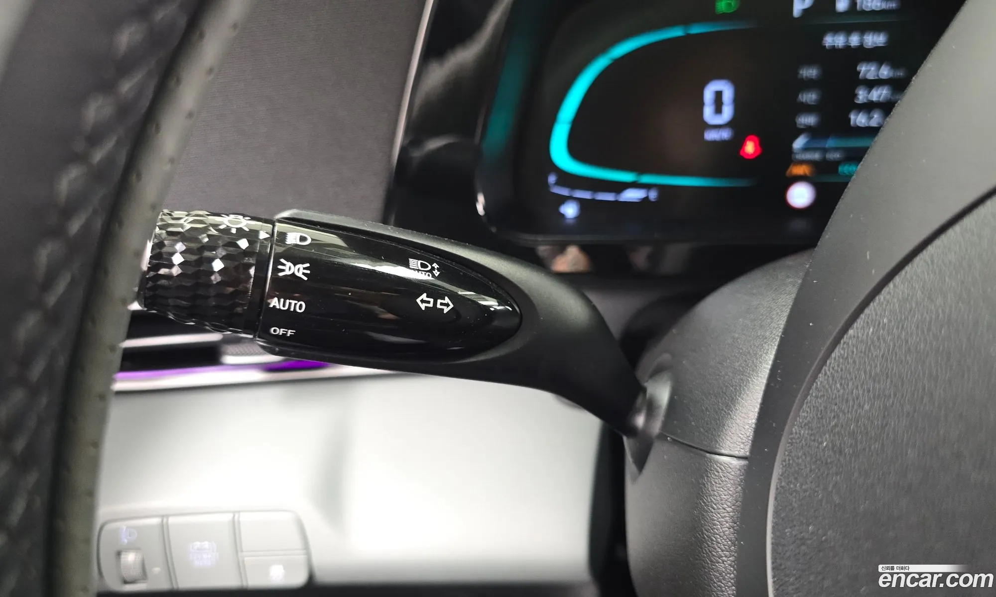 Hyundai Elantra Hybrid 2025 — 12