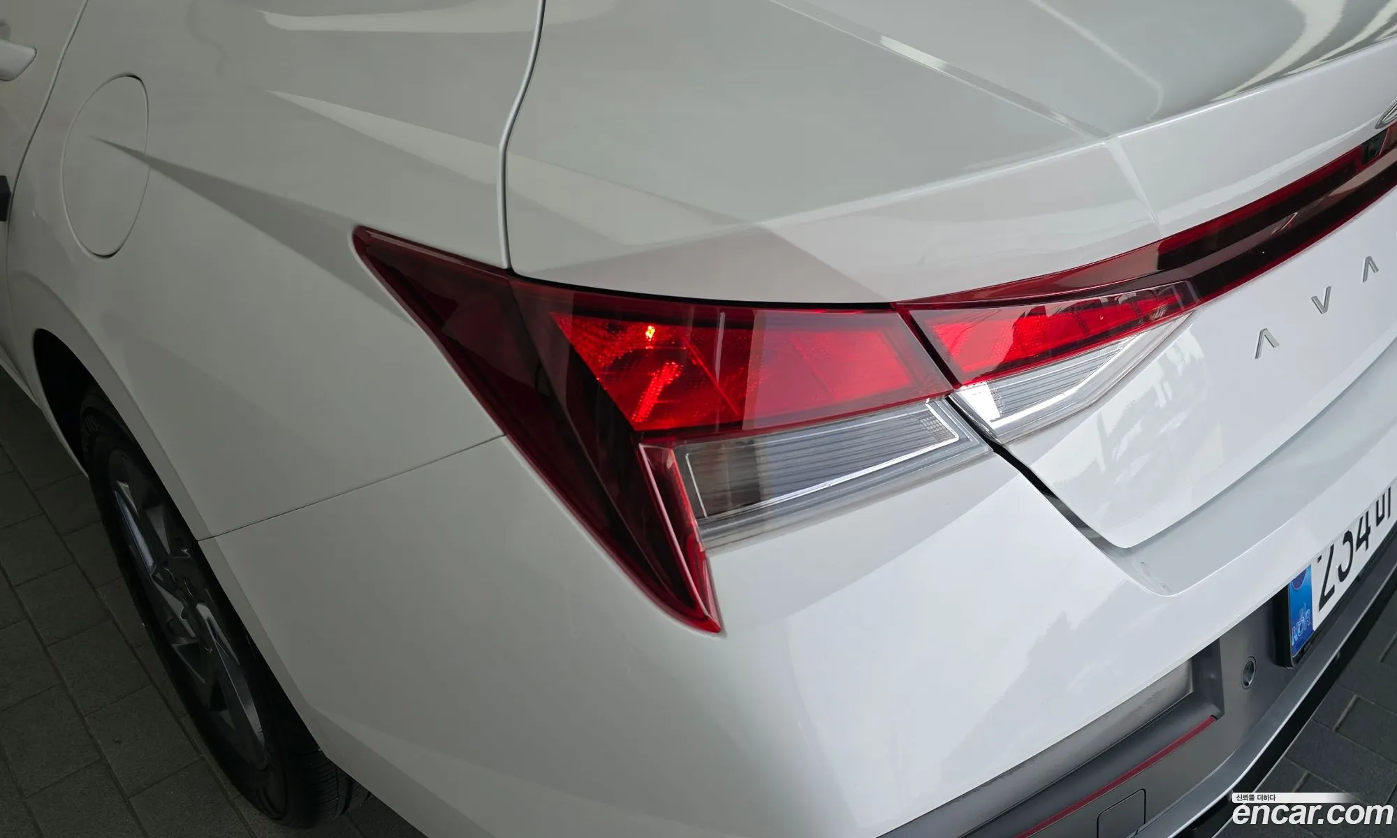 Hyundai Elantra Hybrid 2025 — 7
