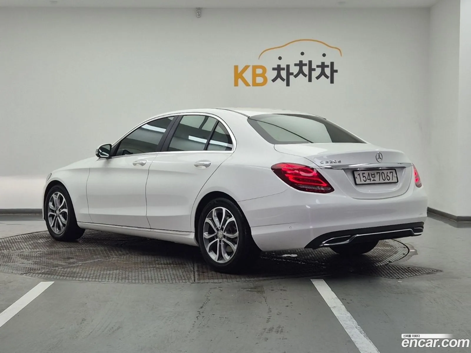 Mercedes-Benz C-Class W205 2015 — 17
