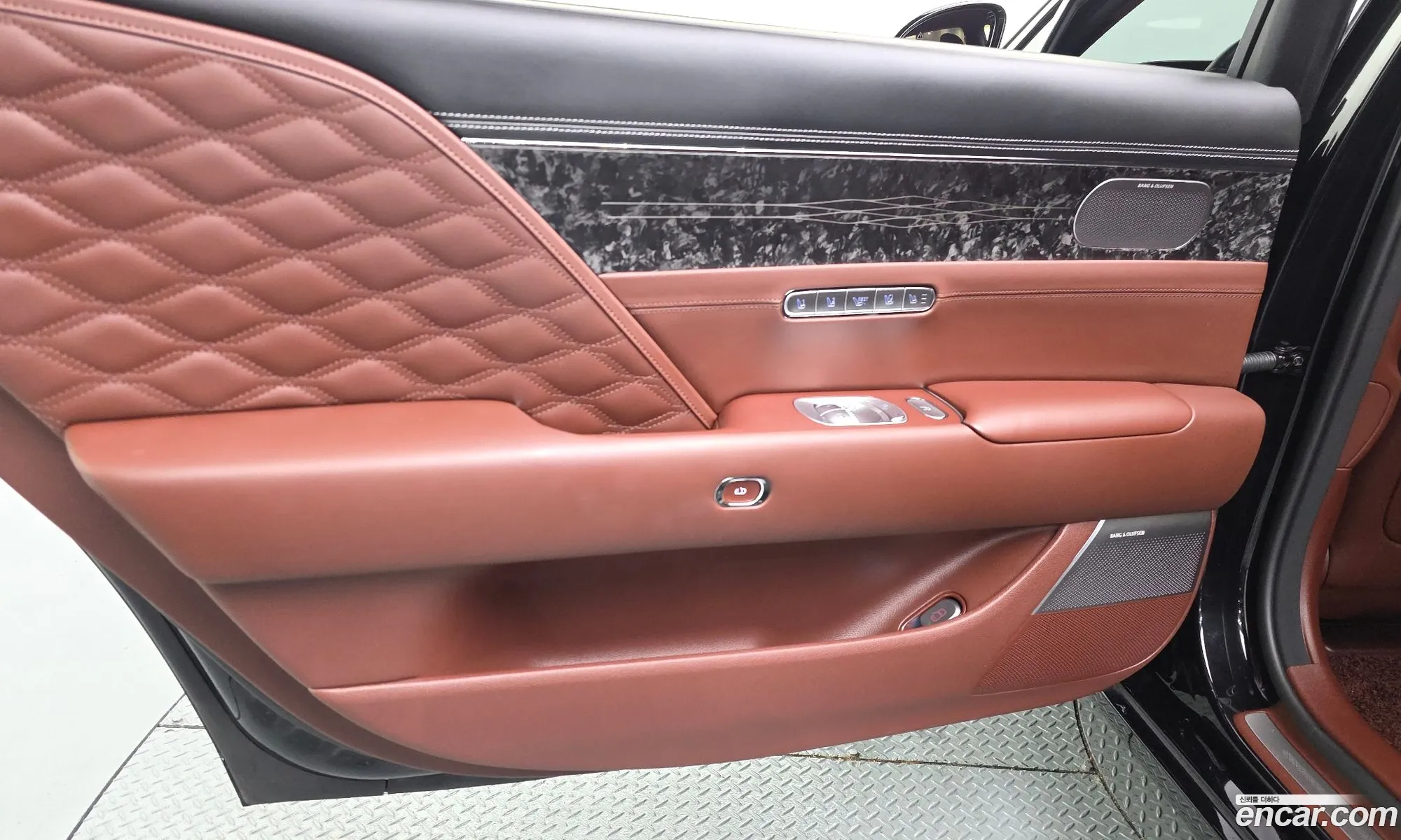 Genesis G90 2024 — 31