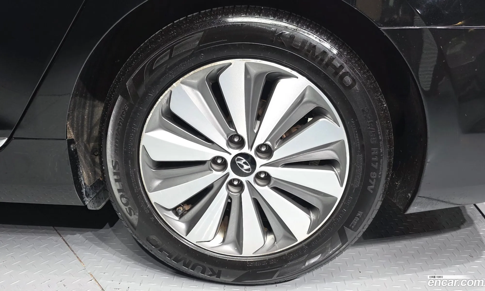 Hyundai Grandeur HG Hybrid 2015 — 3