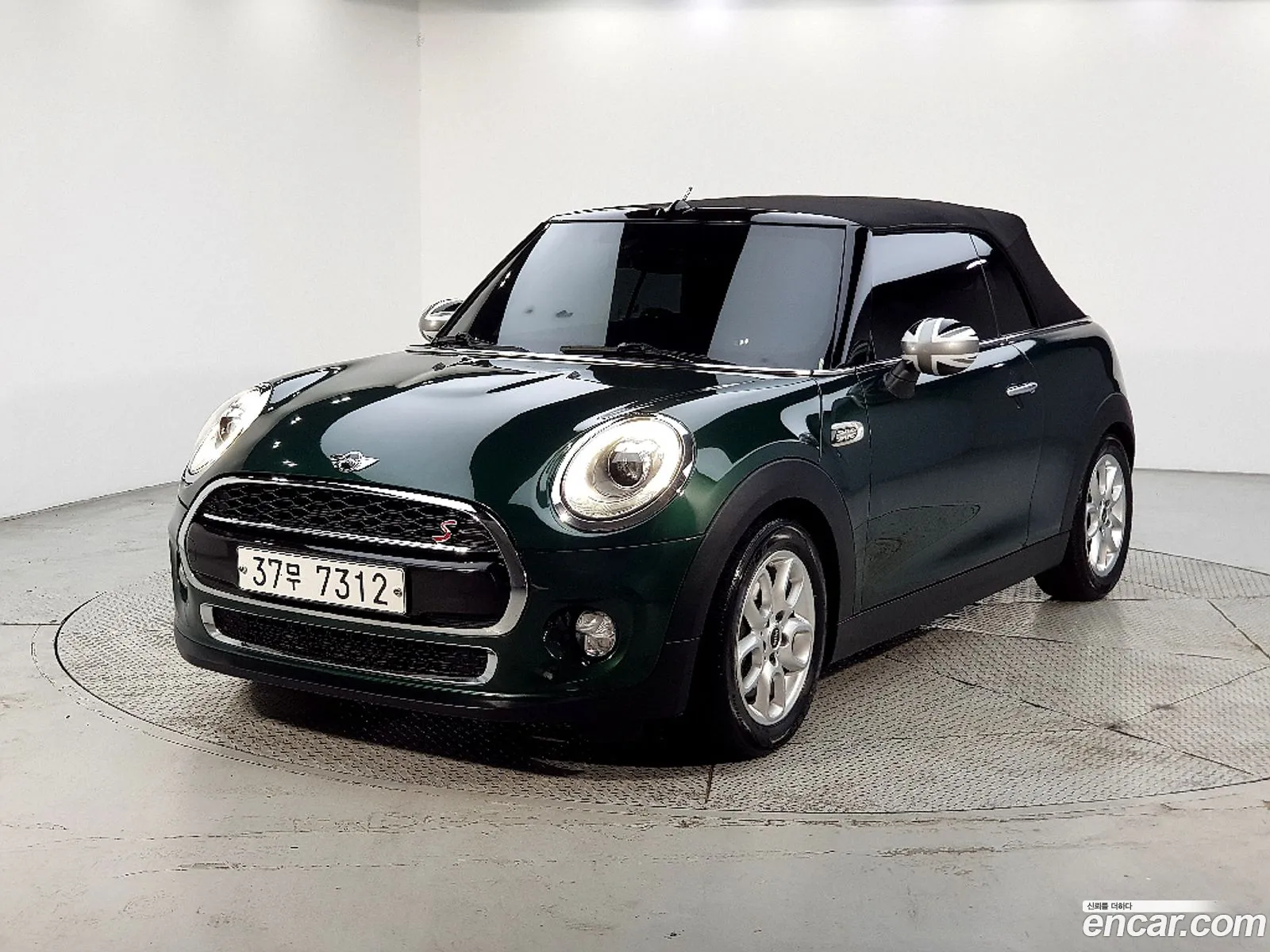 Mini Cooper Convertible 2018 — 17