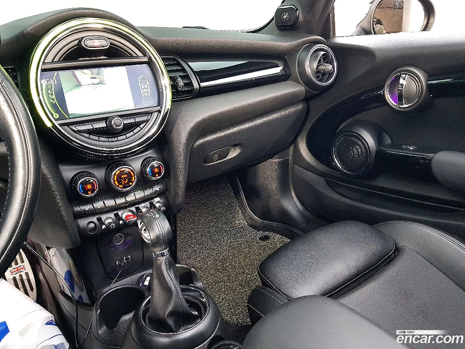 Mini Cooper Convertible 2018 — 9
