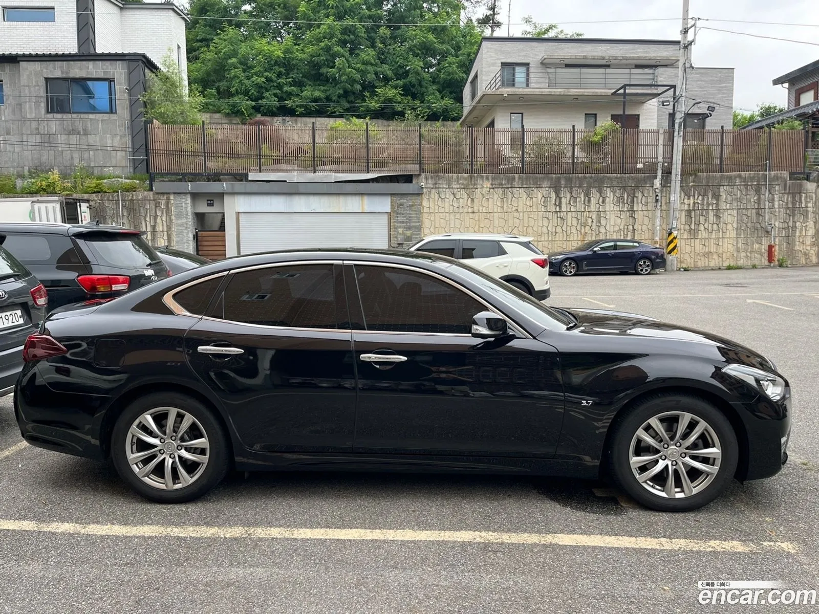 Infiniti Q70 2016 — 12
