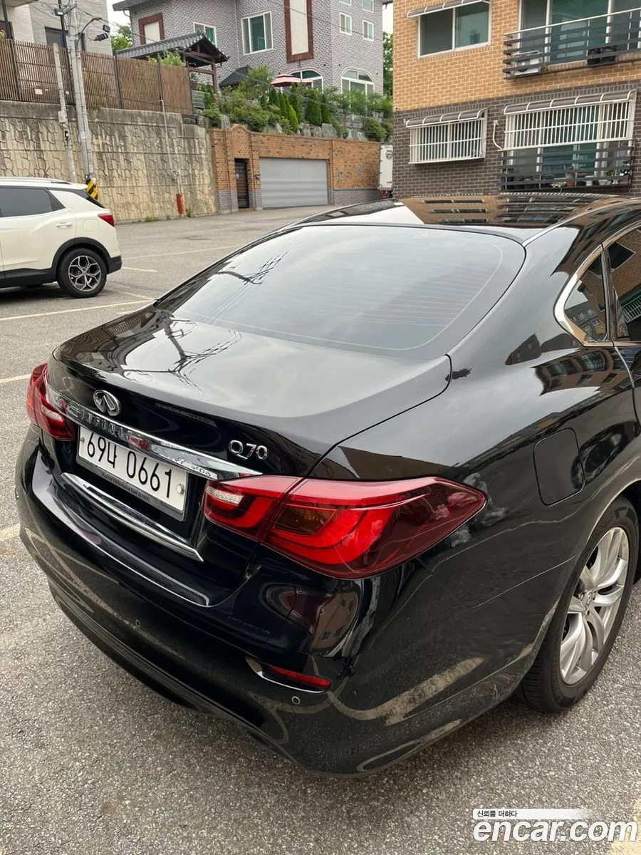 Infiniti Q70 2016 — 9