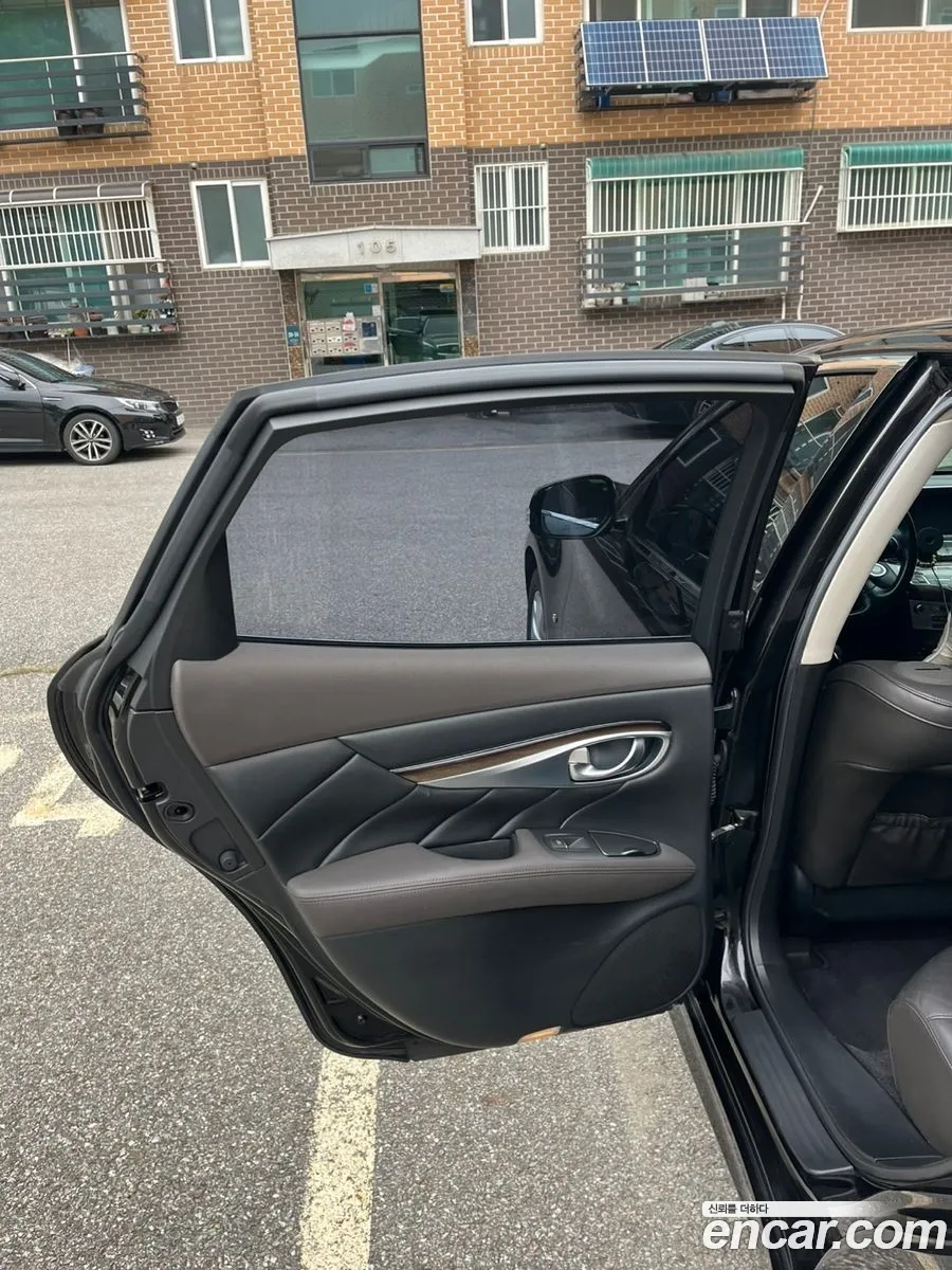Infiniti Q70 2016 — 19