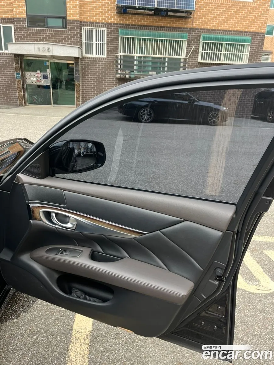 Infiniti Q70 2016 — 13