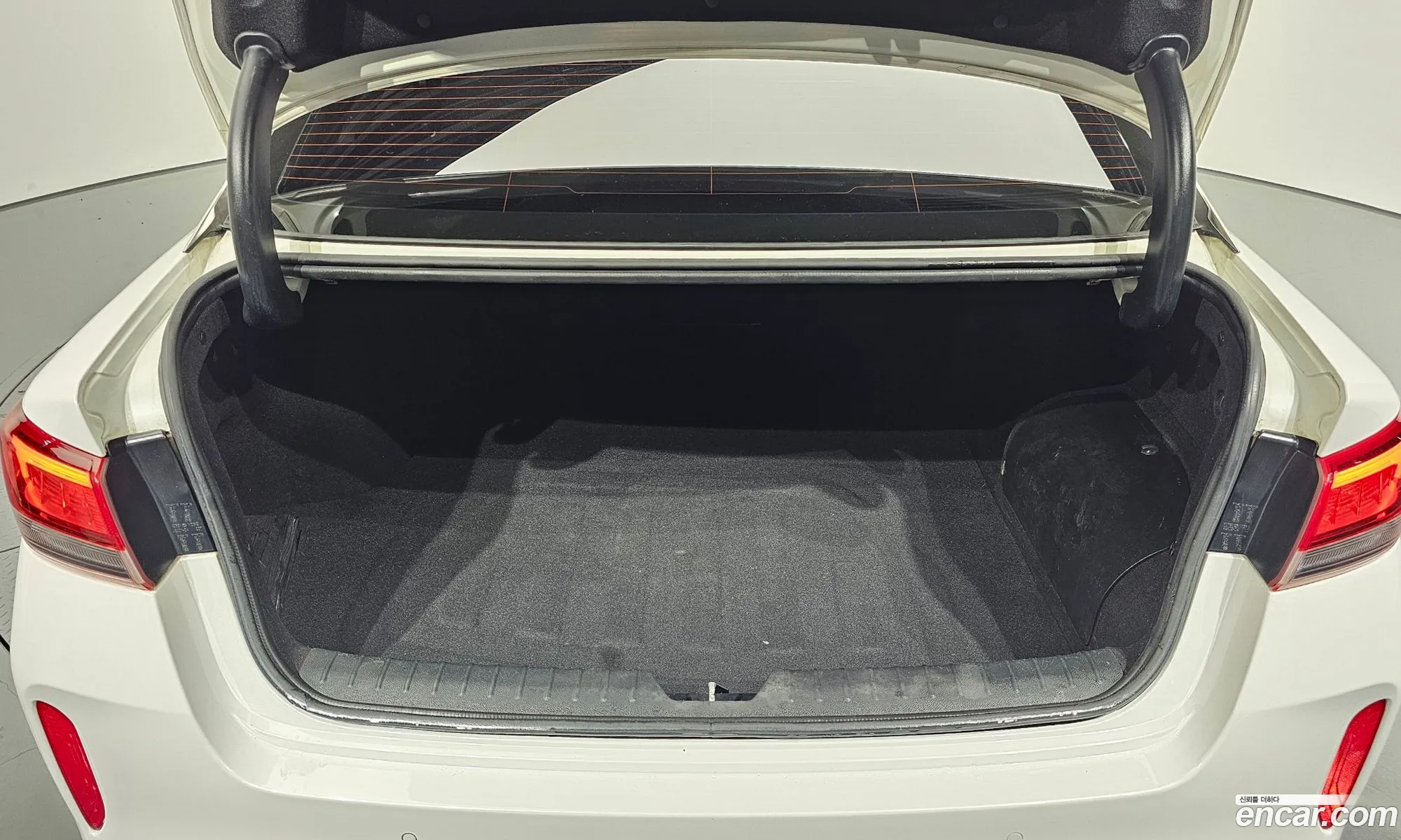 Kia K5 Hybrid 2019 — 5