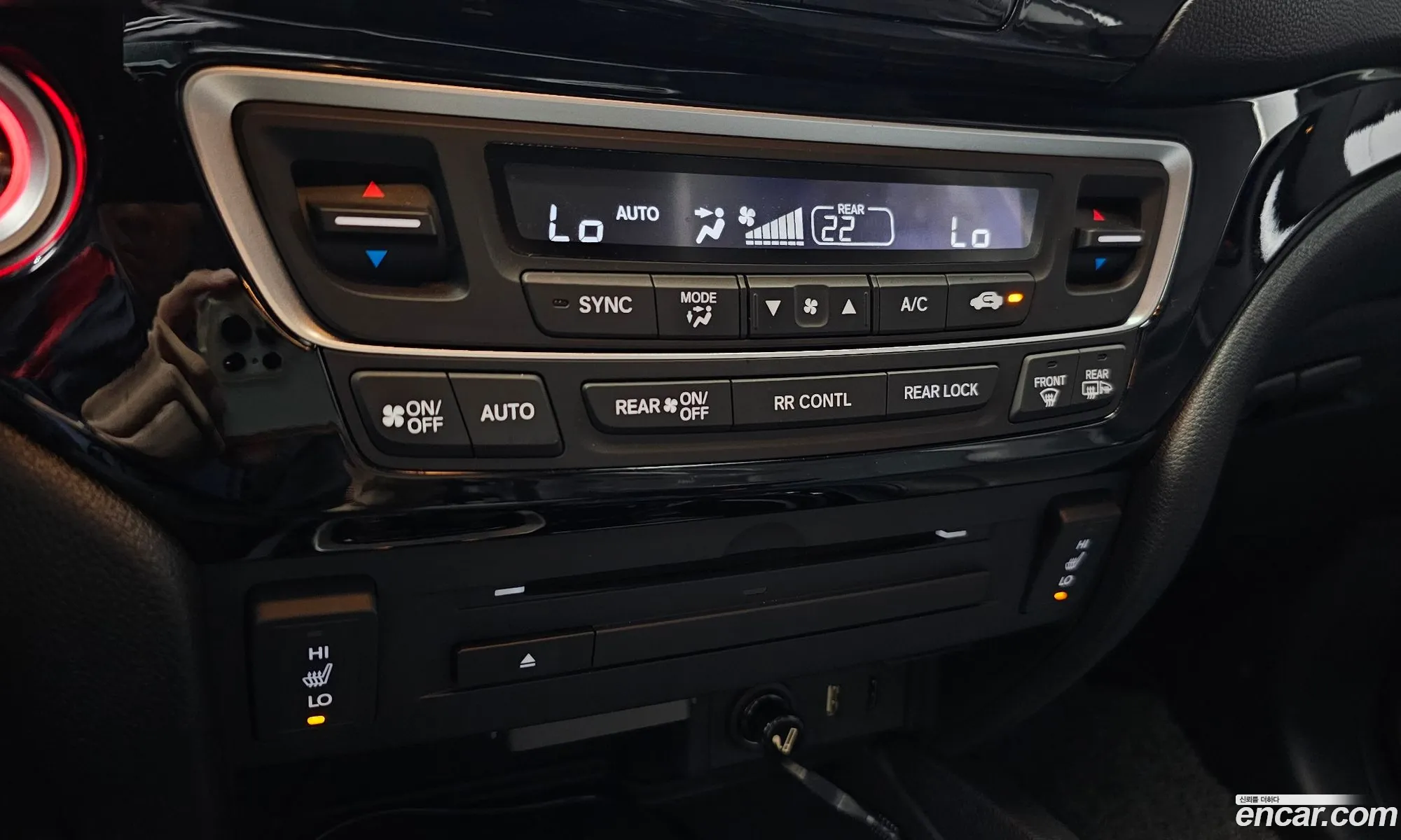 Honda Pilot 2018 5FNYF6850JB200559 — 3