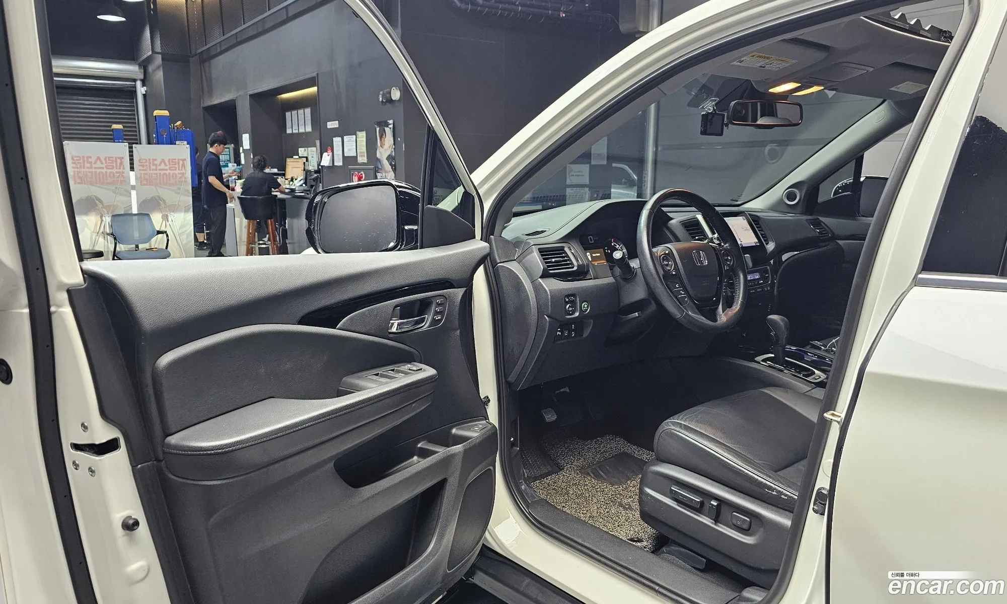 Honda Pilot 2018 5FNYF6850JB200559 — 5