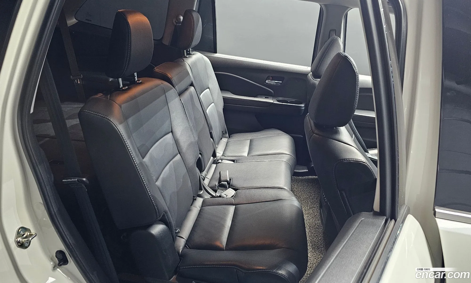 Honda Pilot 2018 5FNYF6850JB200559 — 18