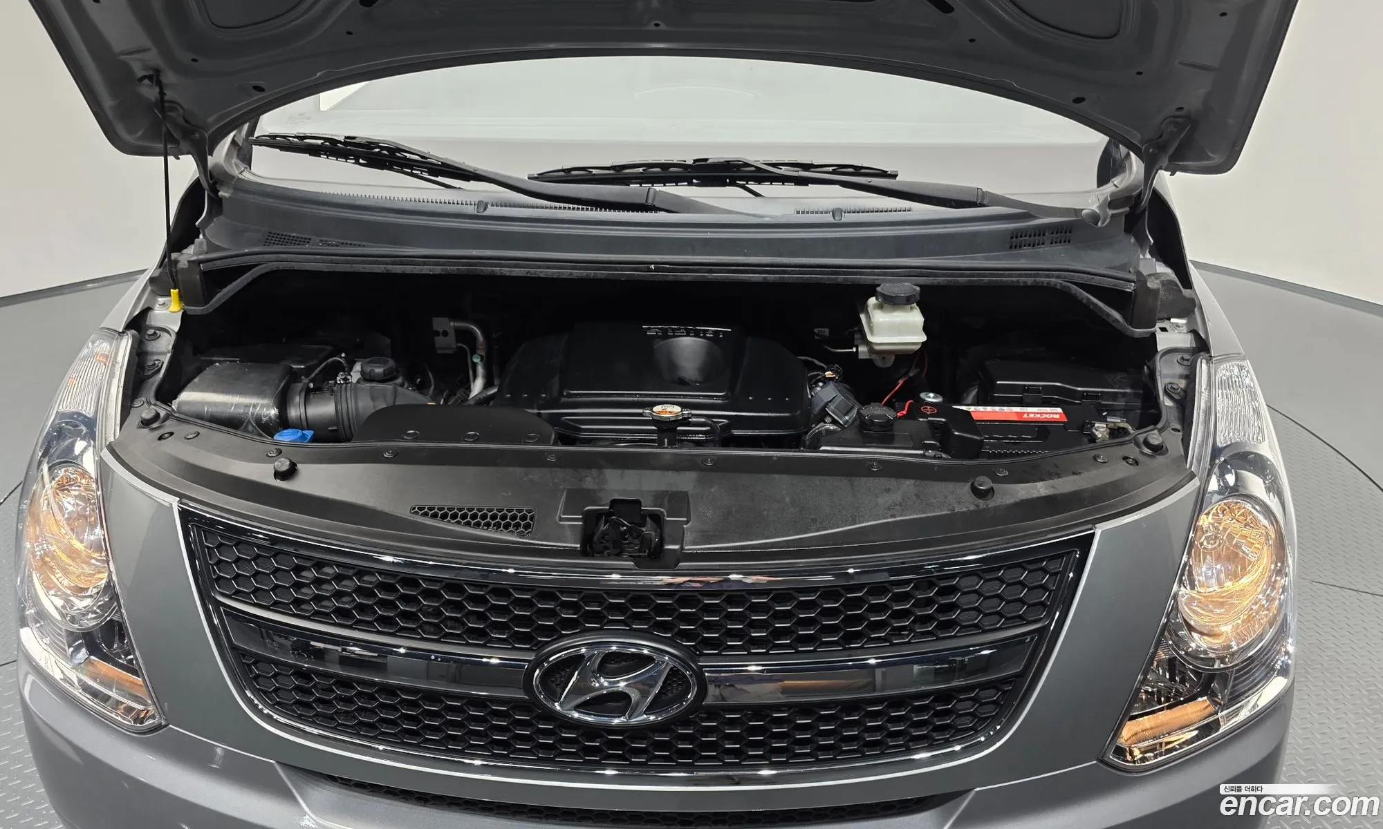 Hyundai Grand Starex 2013 — 27