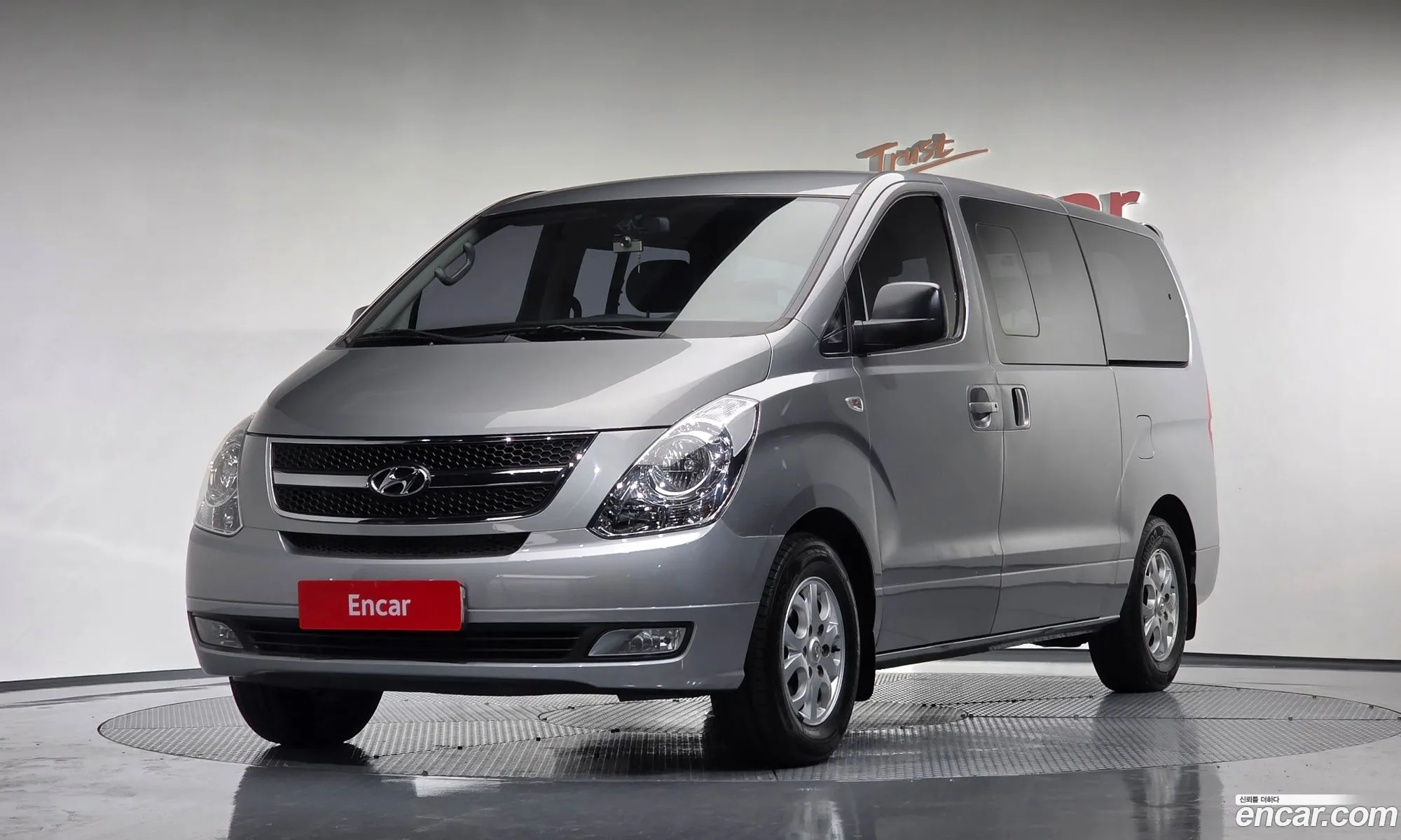 Hyundai Grand Starex 2013 — 30