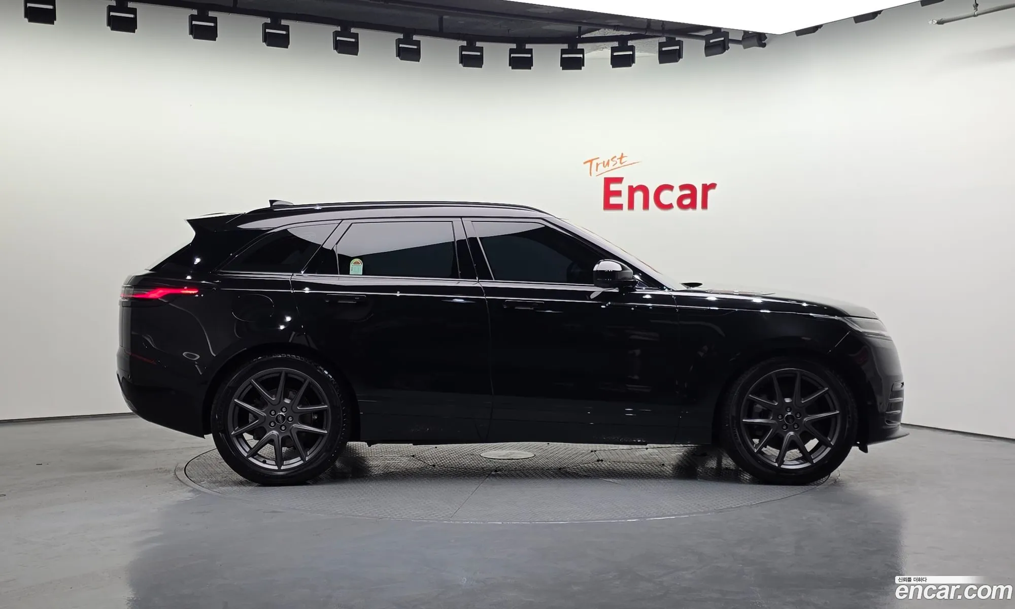 Land Rover Range Rover Velar 2025 SALYA2BU4SA810961 — 6