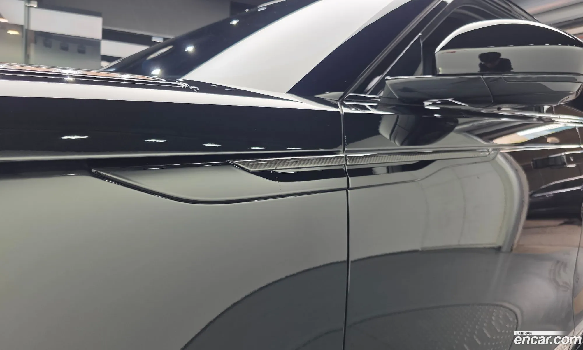 Land Rover Range Rover Velar 2025 SALYA2BU4SA810961 — 10