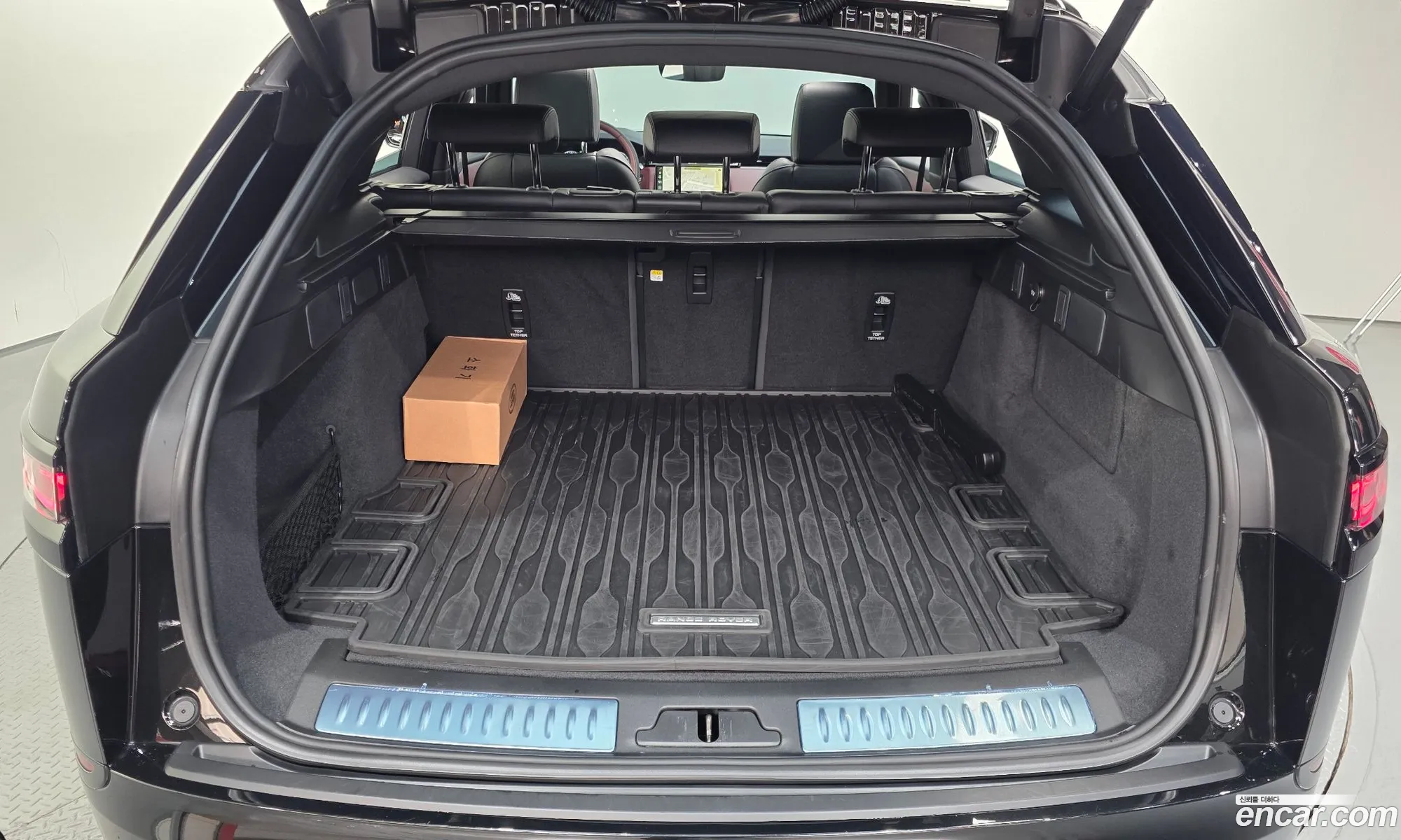 Land Rover Range Rover Velar 2025 SALYA2BU4SA810961 — 4