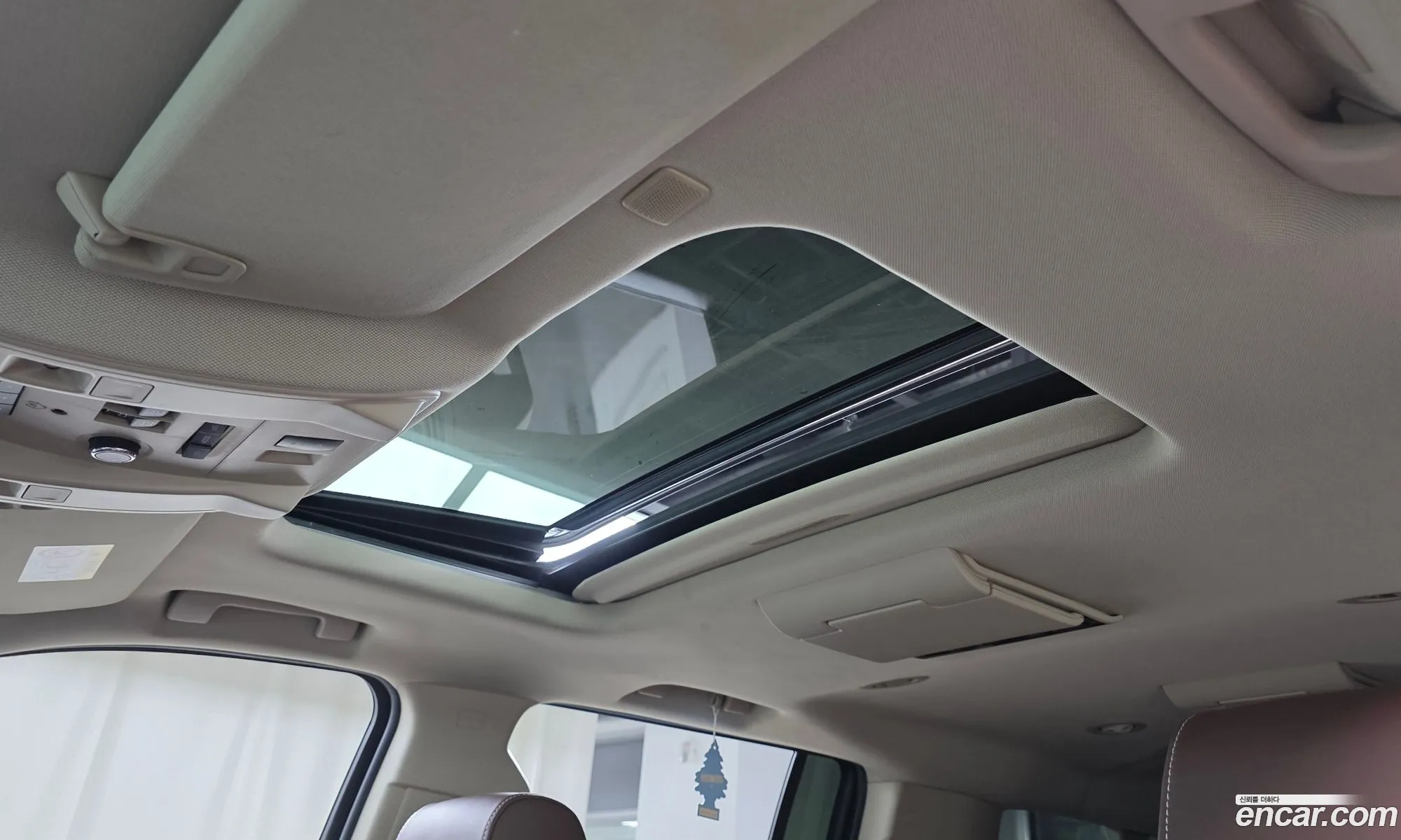 Chevrolet Suburban 2017 — 16