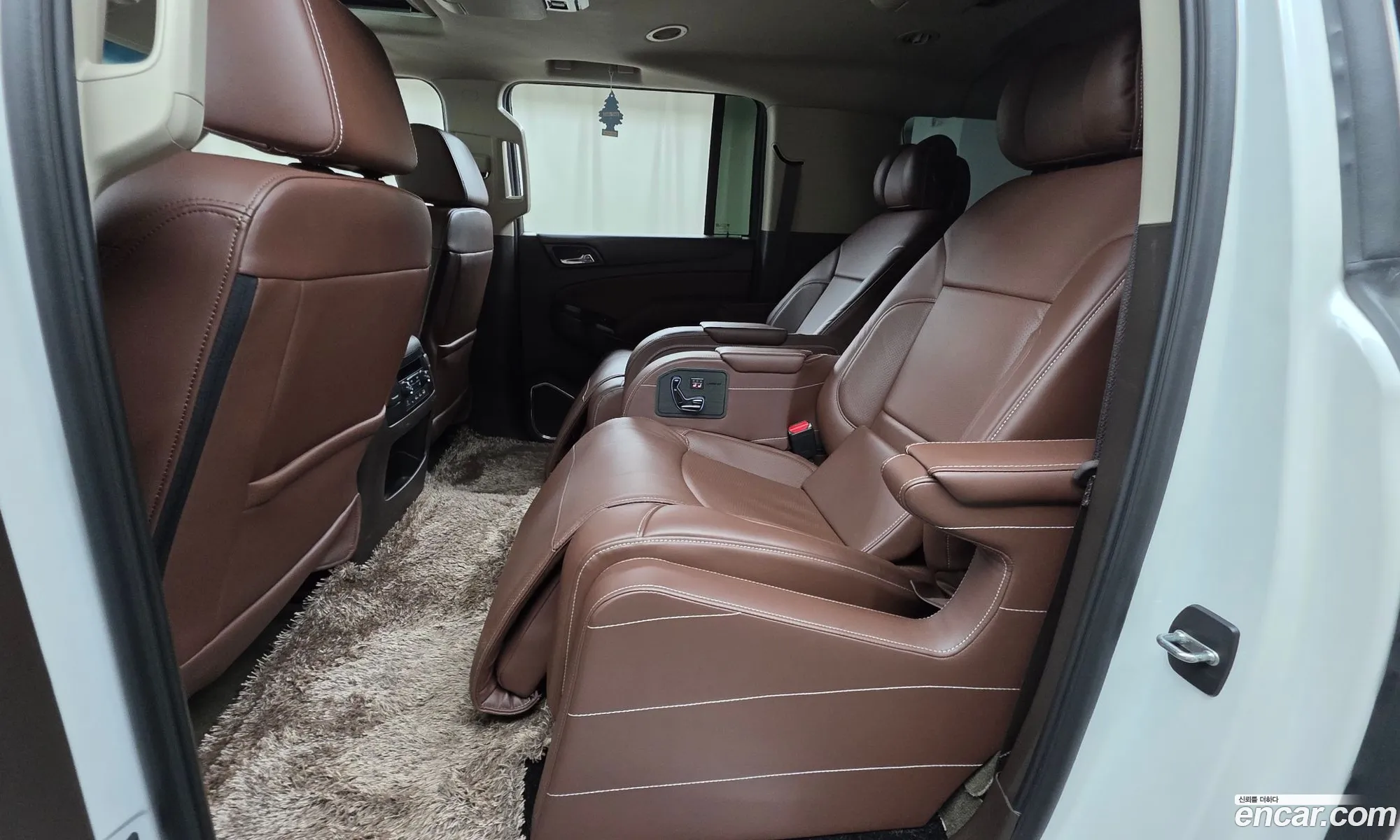 Chevrolet Suburban 2017 — 10