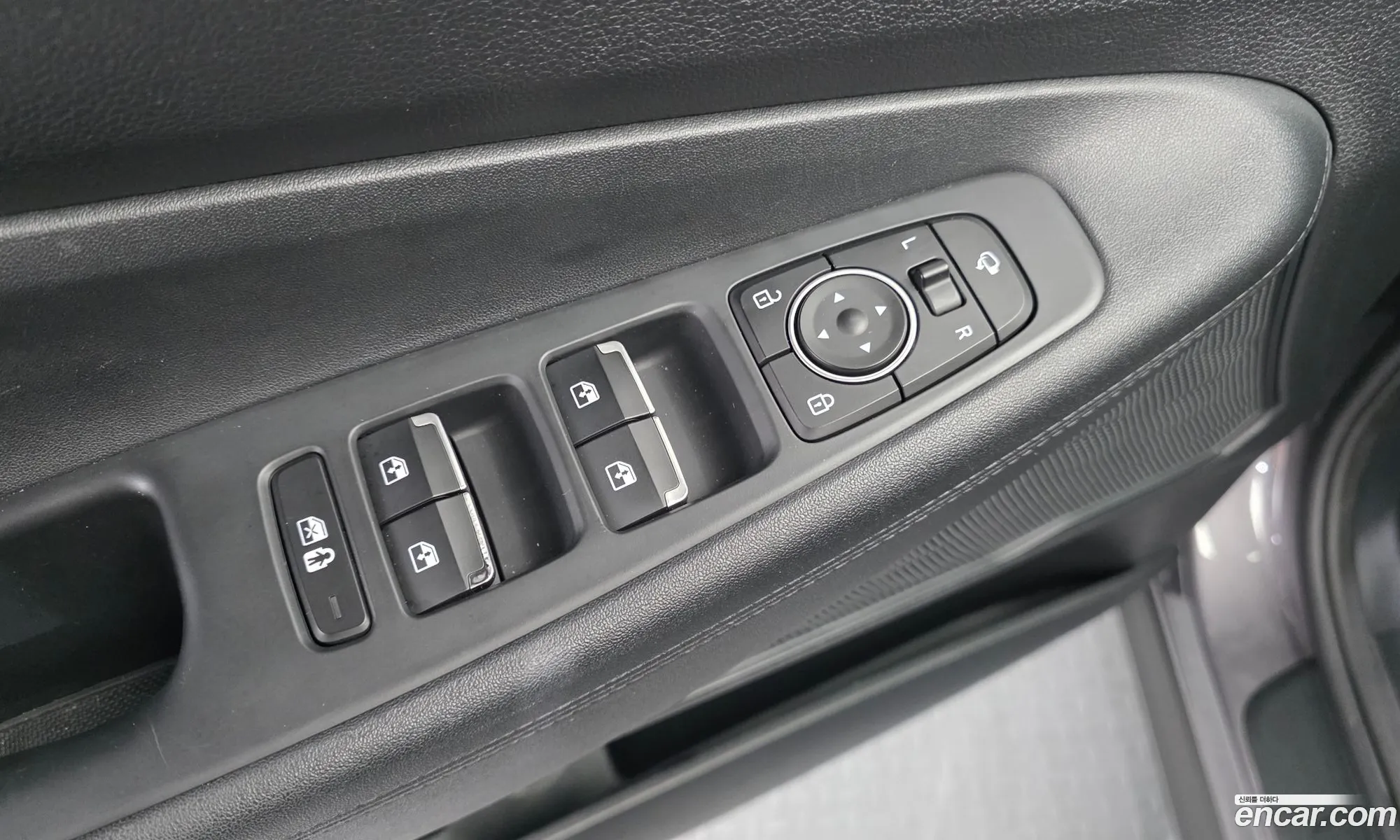 Hyundai Santa Fe 2022 — 25