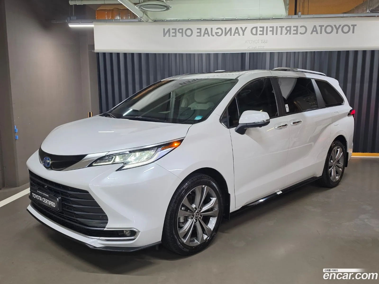 Toyota Sienna 2025 — 18