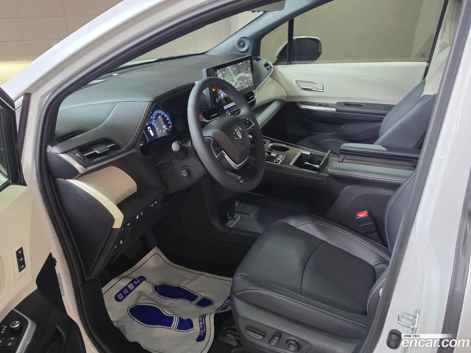 Toyota Sienna 2025 — 4