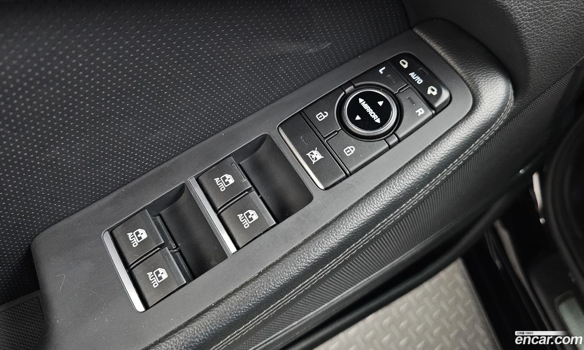Genesis G80 2020 KMHGM41DDLU344743 — 27