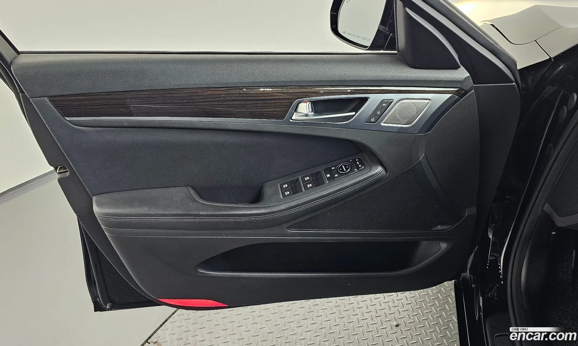 Genesis G80 2020 KMHGM41DDLU344743 — 35