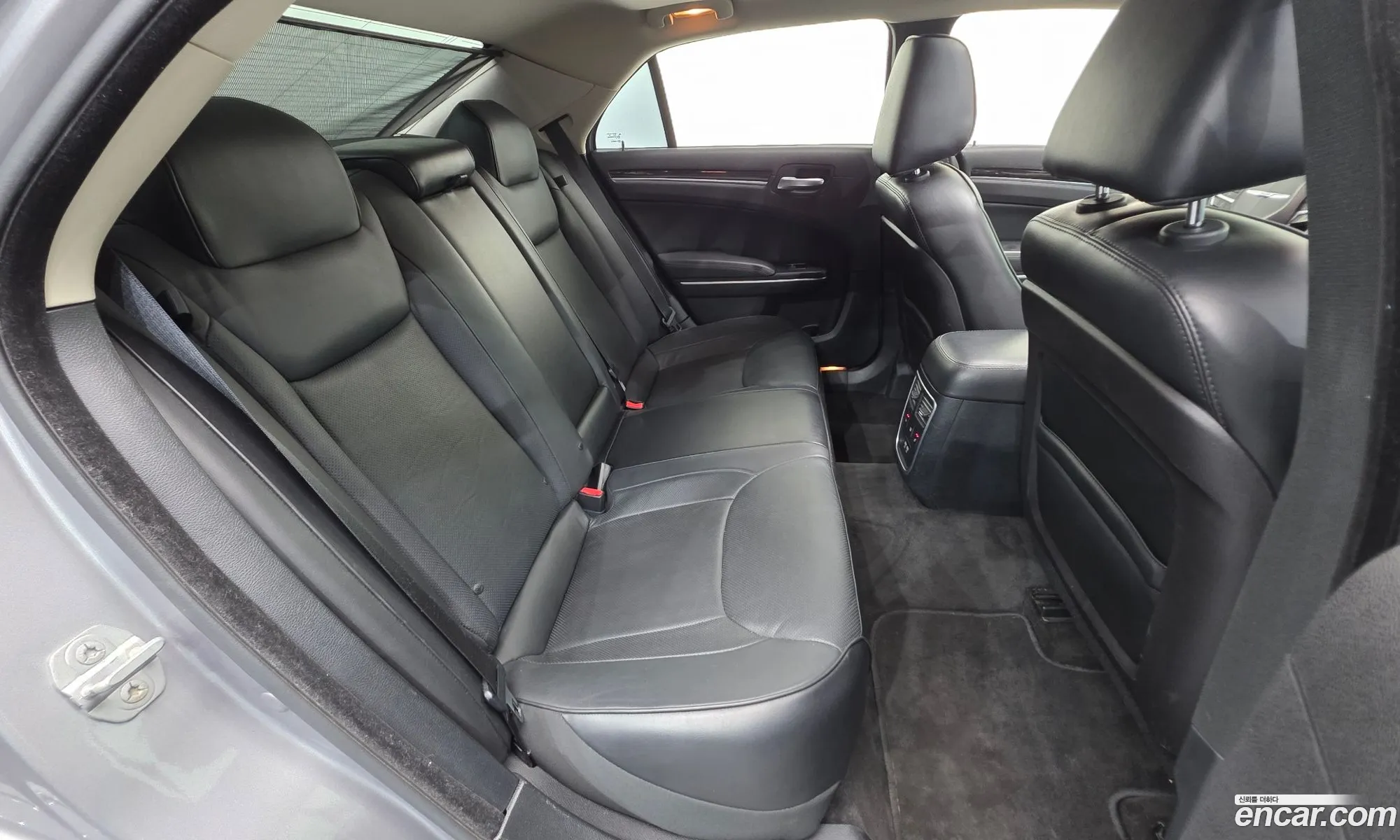 Chrysler 300C 2015 2C3CCACG4FH792391 — 7