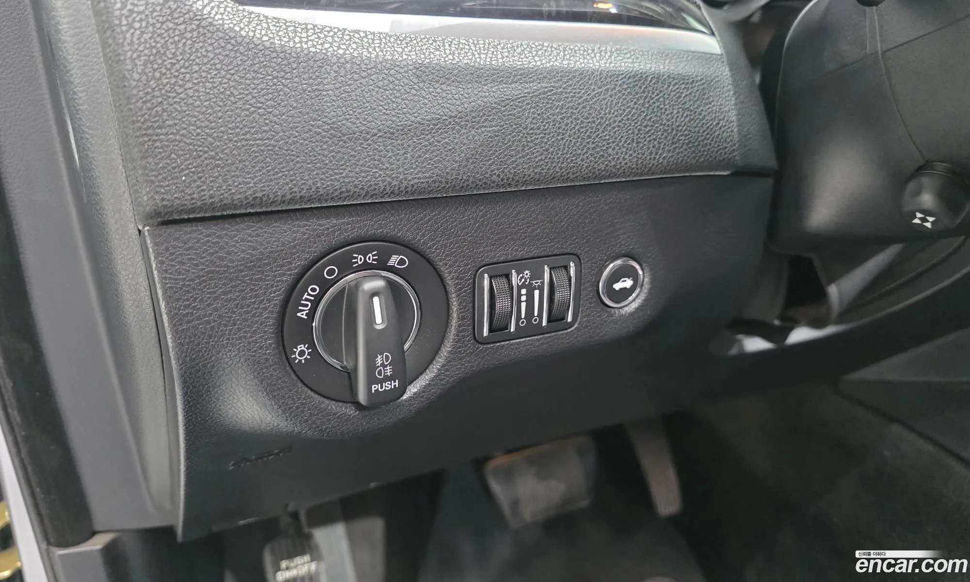 Chrysler 300C 2015 2C3CCACG4FH792391 — 18