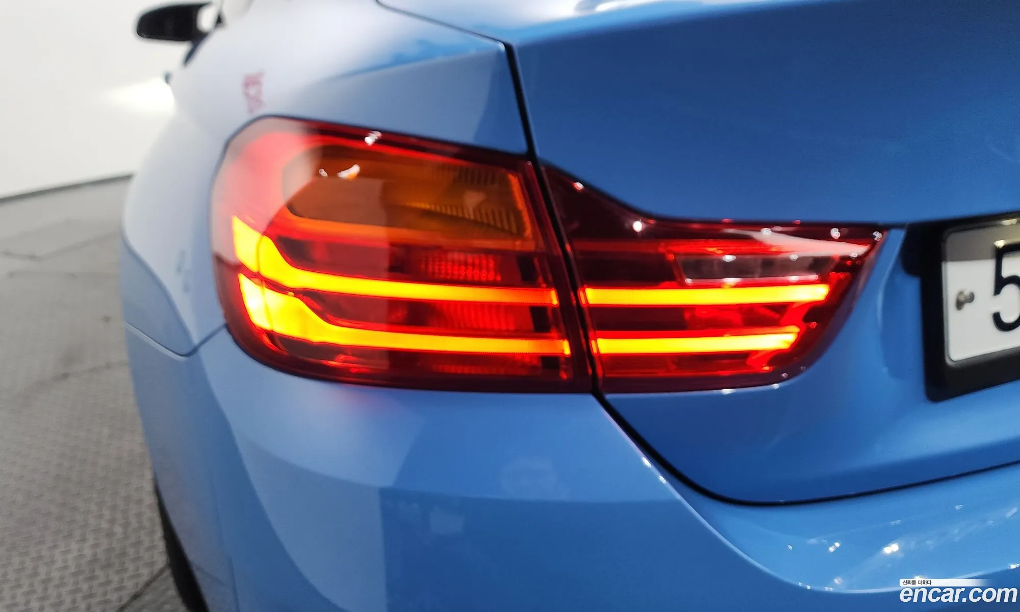 BMW M4 2017 WBS3R9101HK800465 — 17