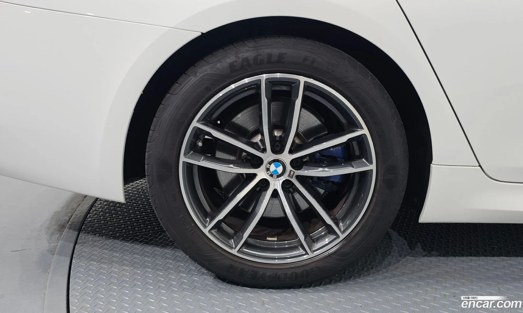BMW 5 Series 2023 WBA11BH08PWY23717 — 31