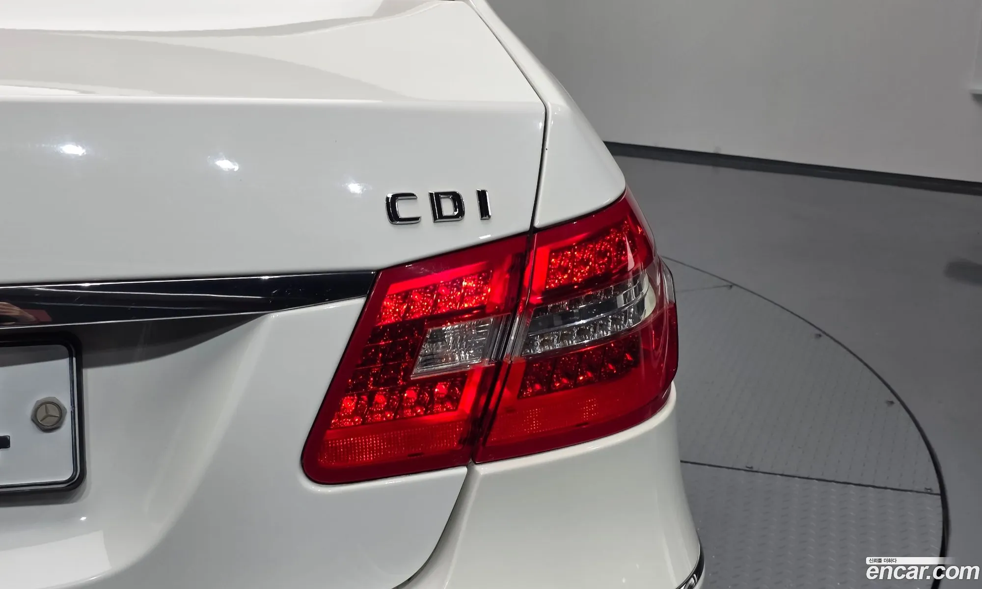 Mercedes-Benz E-Class W212 2013 WDDHF0CB2DA744963 — 5