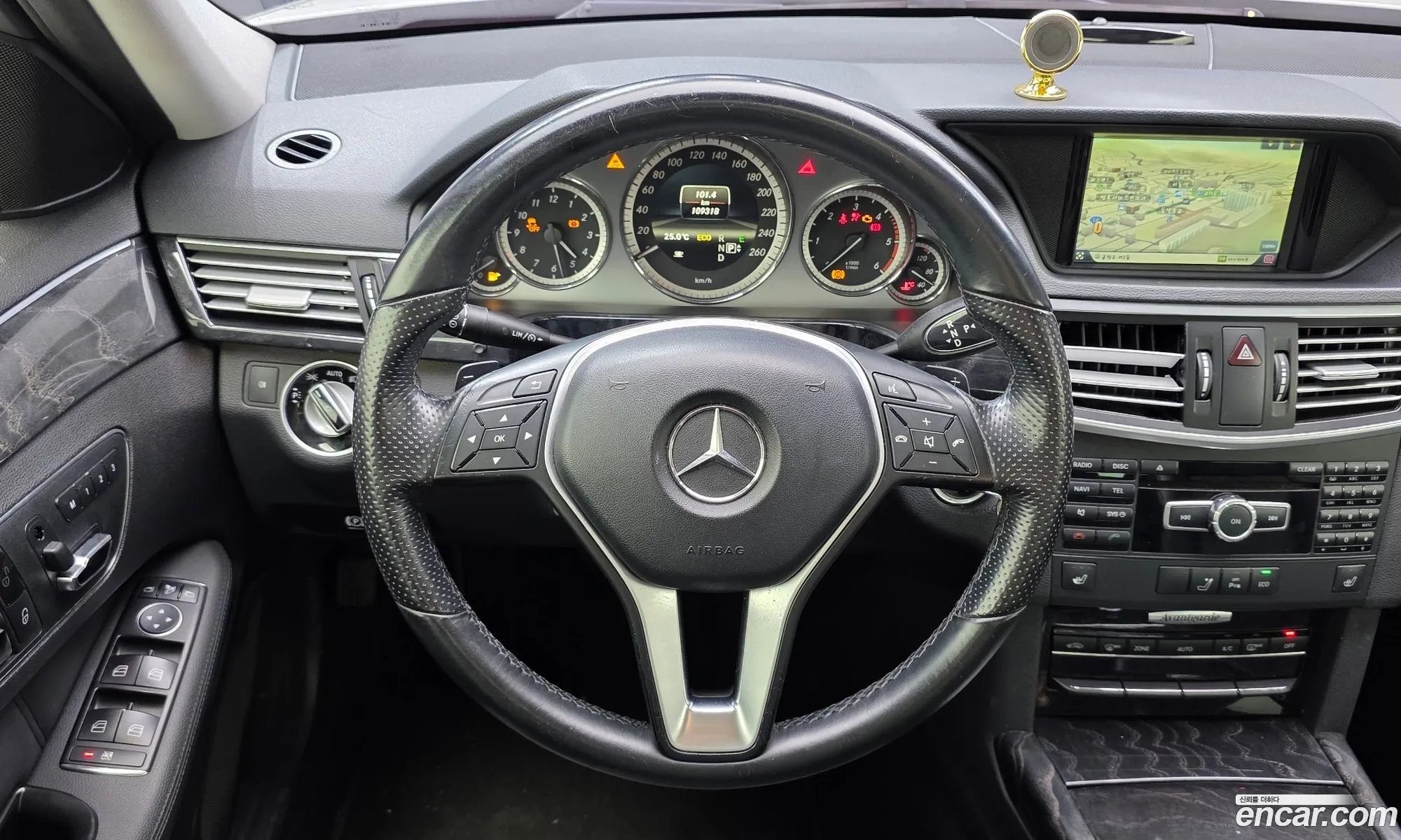 Mercedes-Benz E-Class W212 2013 WDDHF0CB2DA744963 — 13