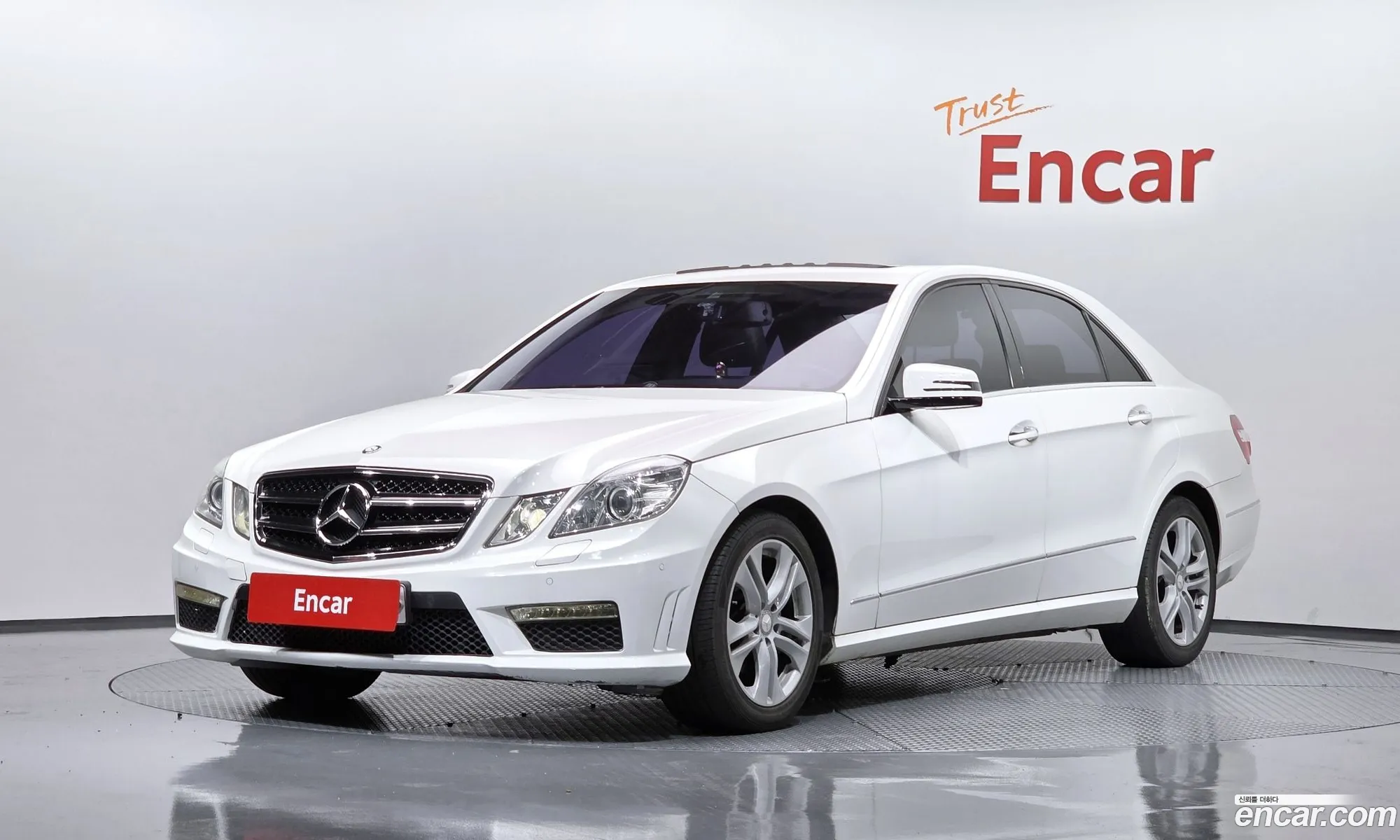 Mercedes-Benz E-Class W212 2013 WDDHF0CB2DA744963 — 11