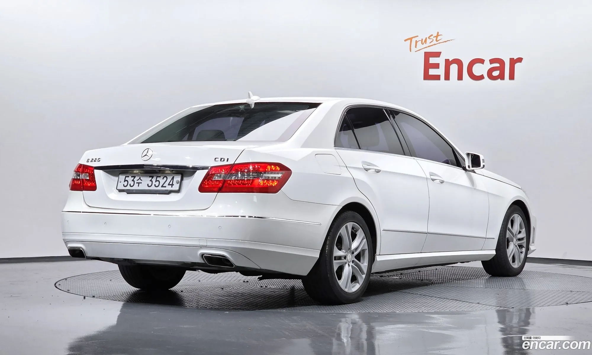 Mercedes-Benz E-Class W212 2013 WDDHF0CB2DA744963 — 9