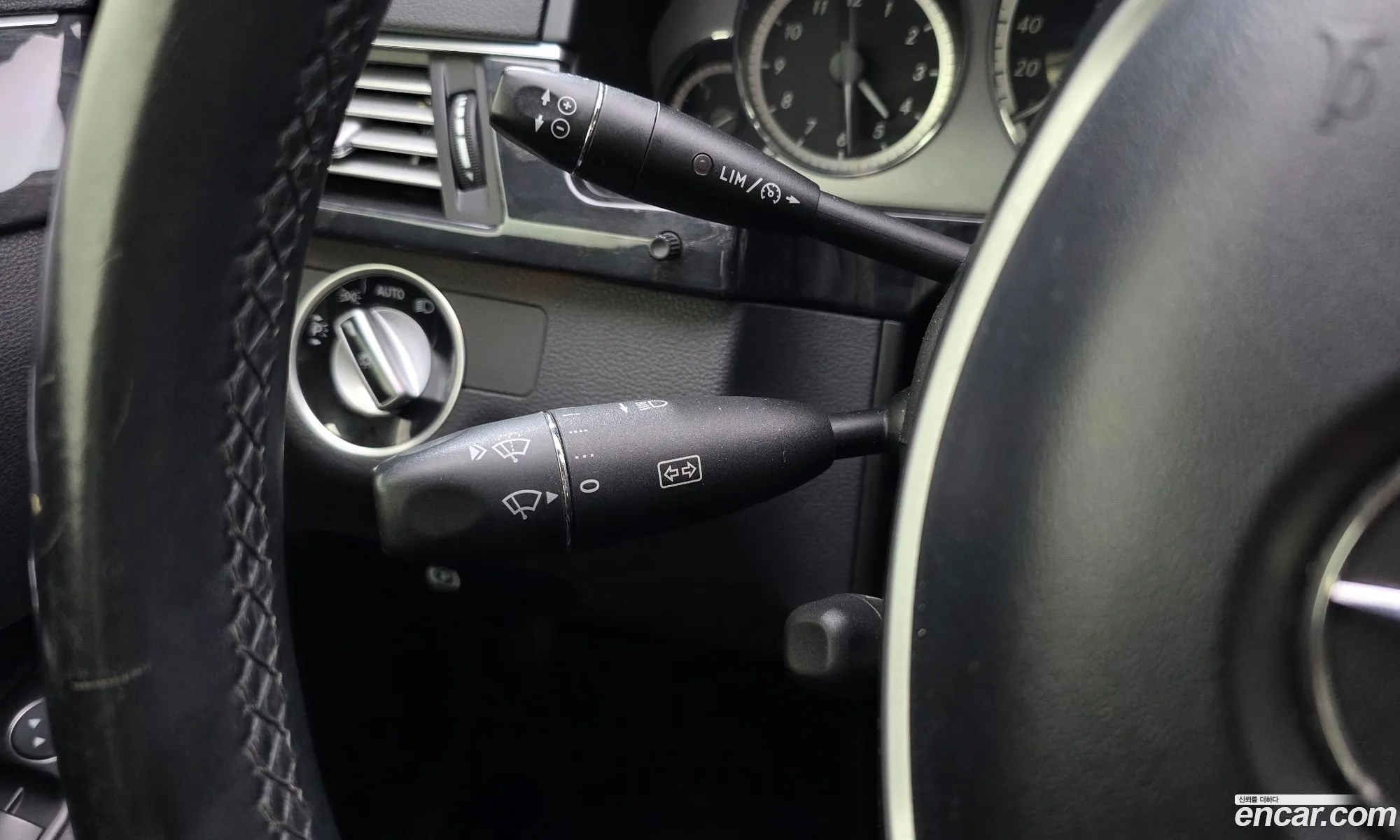 Mercedes-Benz E-Class W212 2013 WDDHF0CB2DA744963 — 4