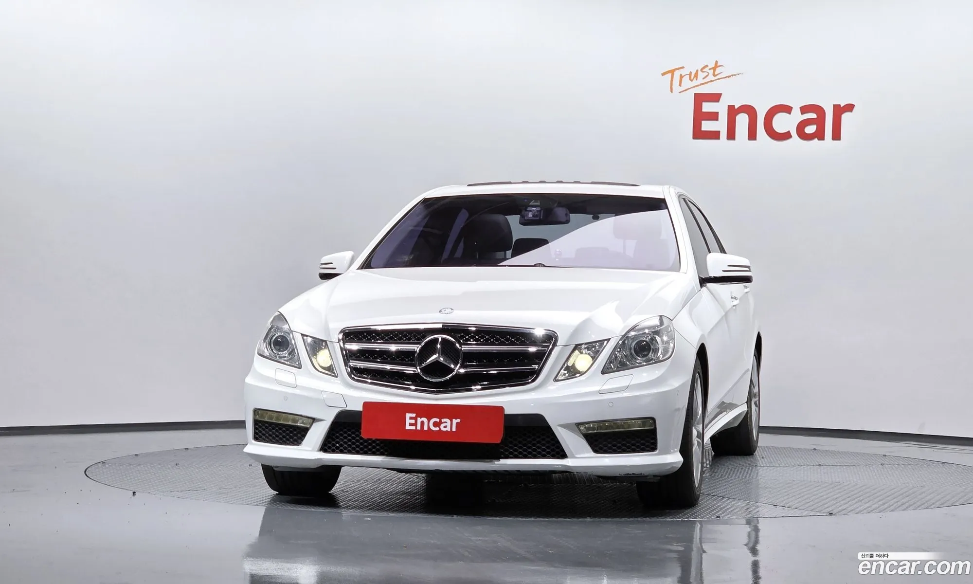 Mercedes-Benz E-Class W212 2013 WDDHF0CB2DA744963 — 19