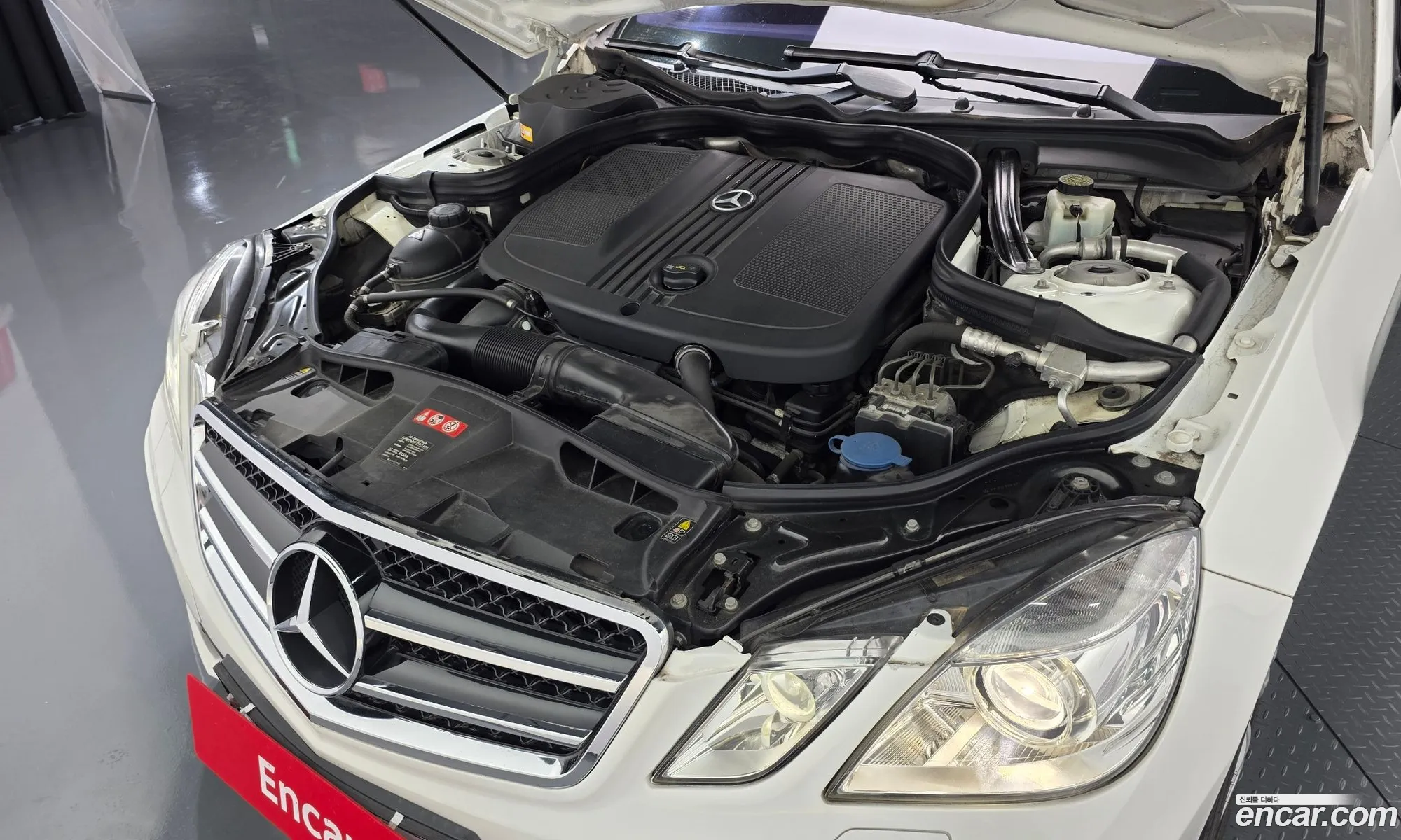 Mercedes-Benz E-Class W212 2013 WDDHF0CB2DA744963 — 22