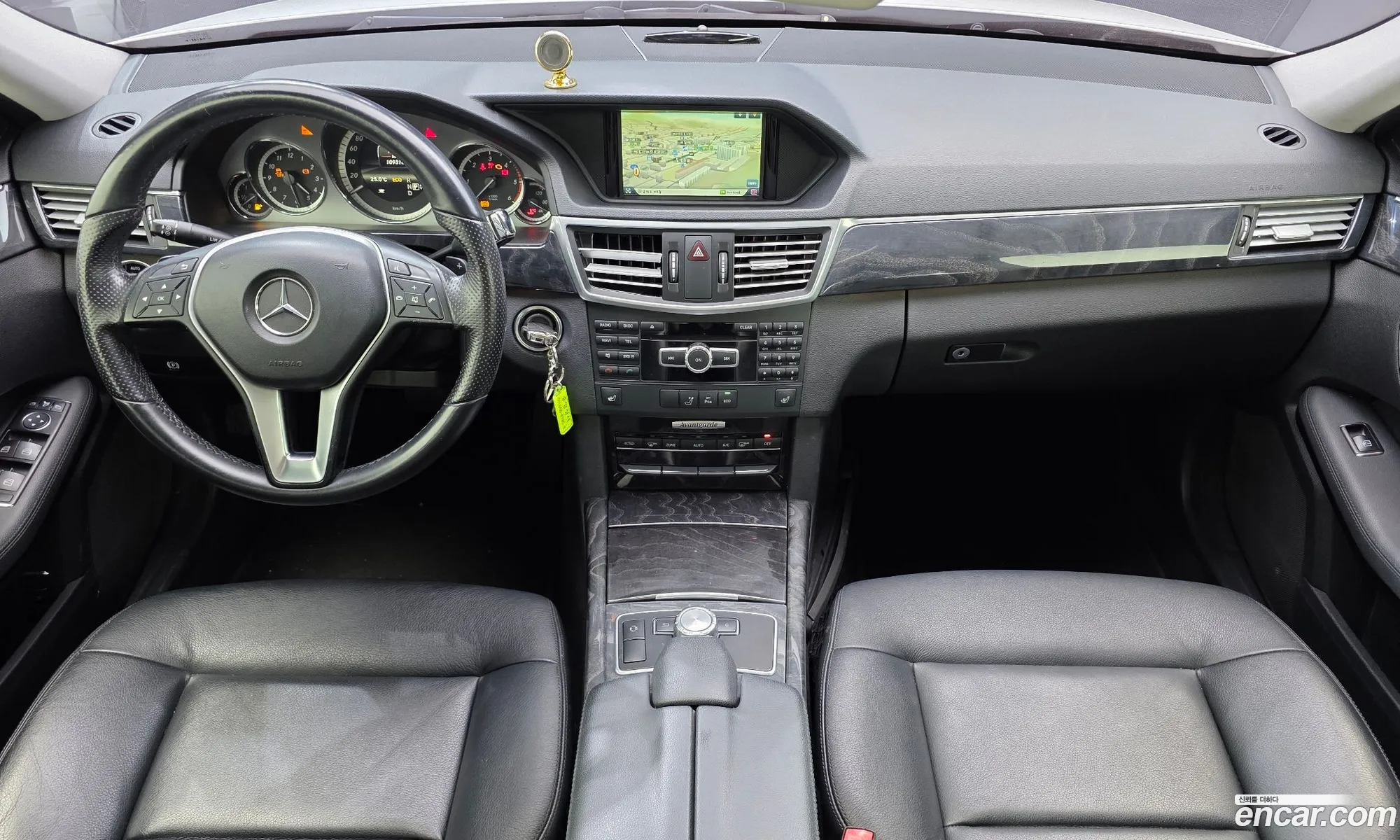 Mercedes-Benz E-Class W212 2013 WDDHF0CB2DA744963 — 25