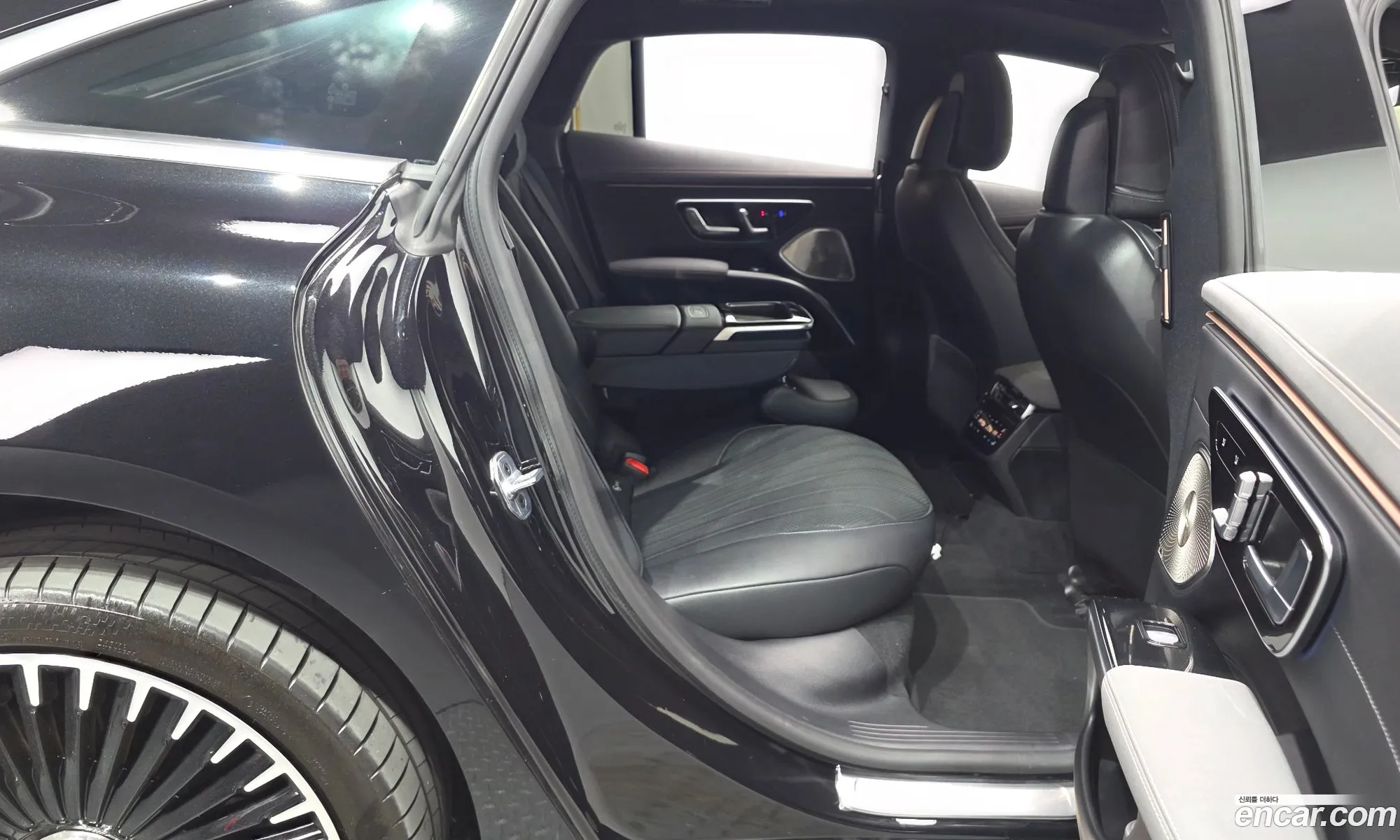 Mercedes-Benz EQS V297 2023 — 25