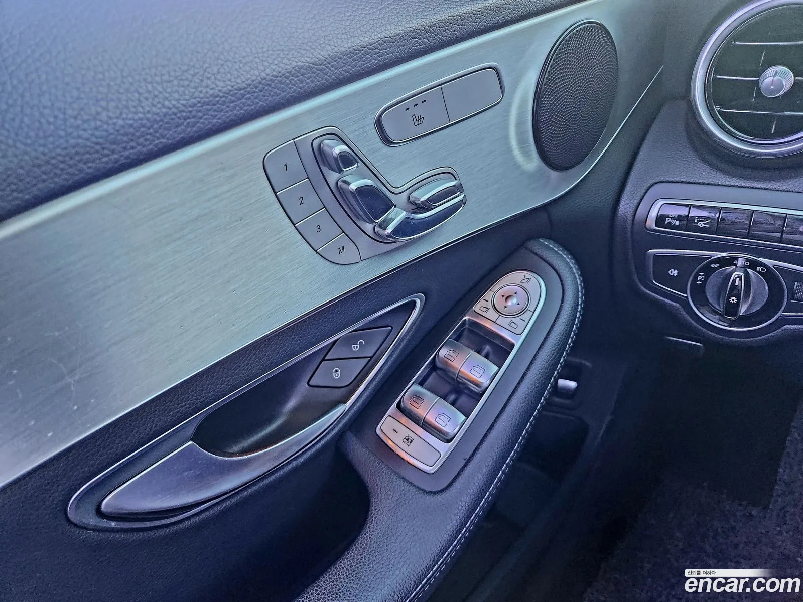 Mercedes-Benz C-Class W205 2016 — 15