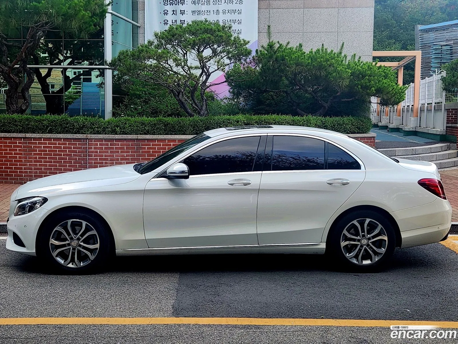 Mercedes-Benz C-Class W205 2016 — 19