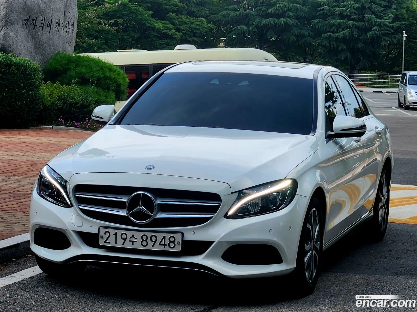 Mercedes-Benz C-Class W205 2016 — 17