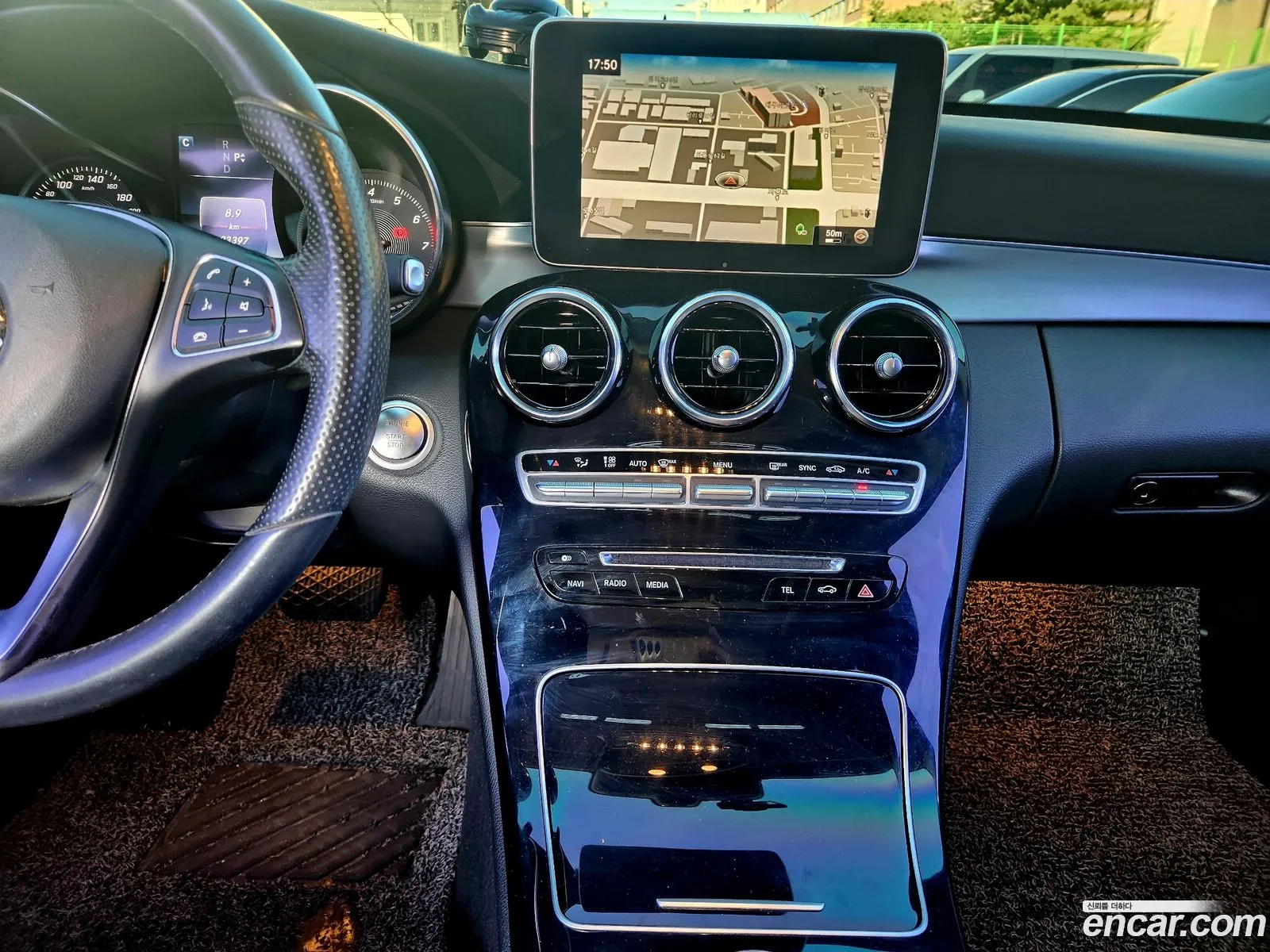 Mercedes-Benz C-Class W205 2016 — 14