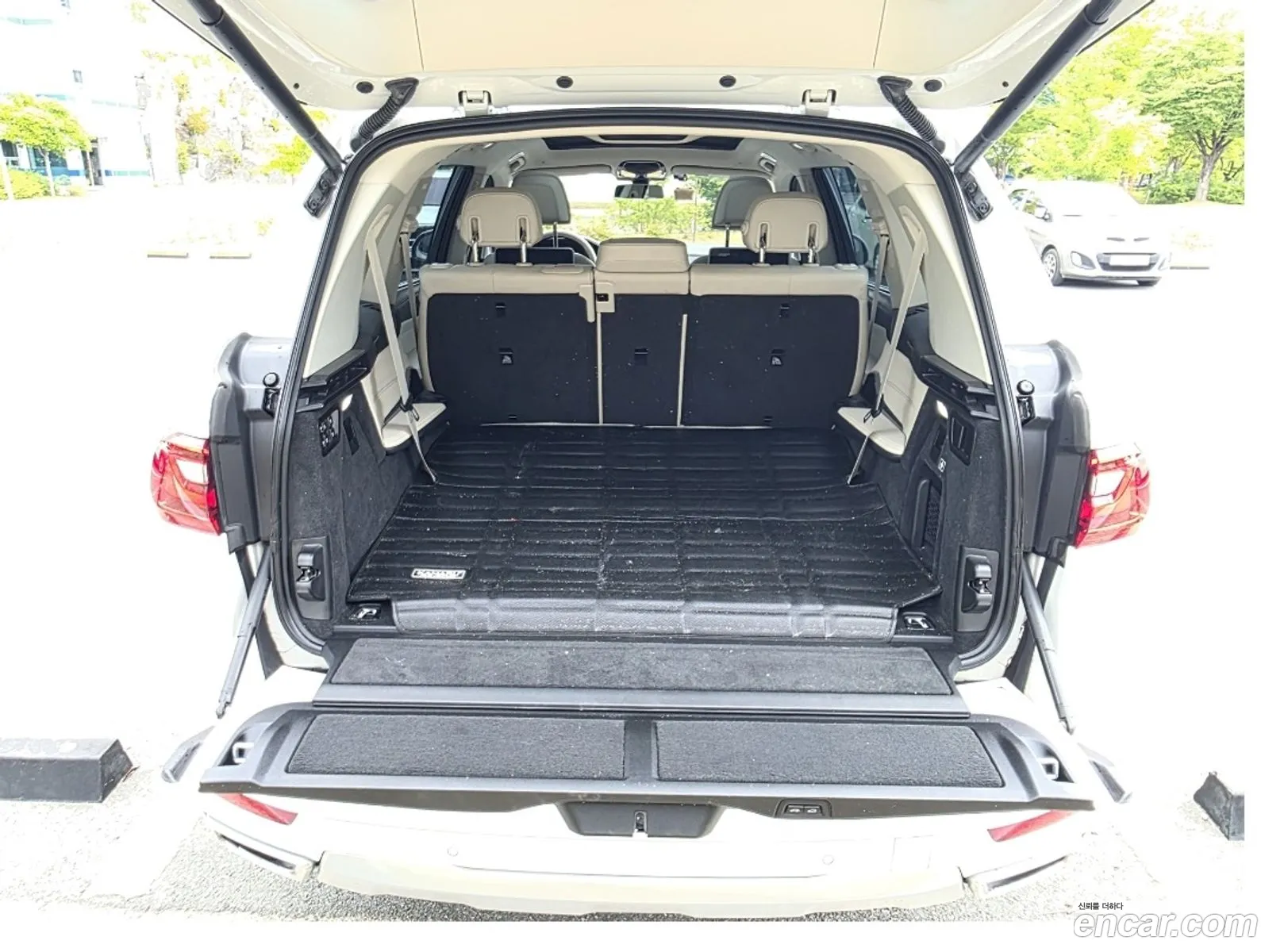 BMW X7 2021 — 7