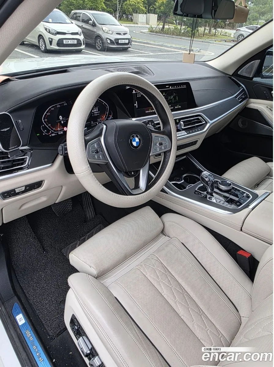 BMW X7 2021 — 18