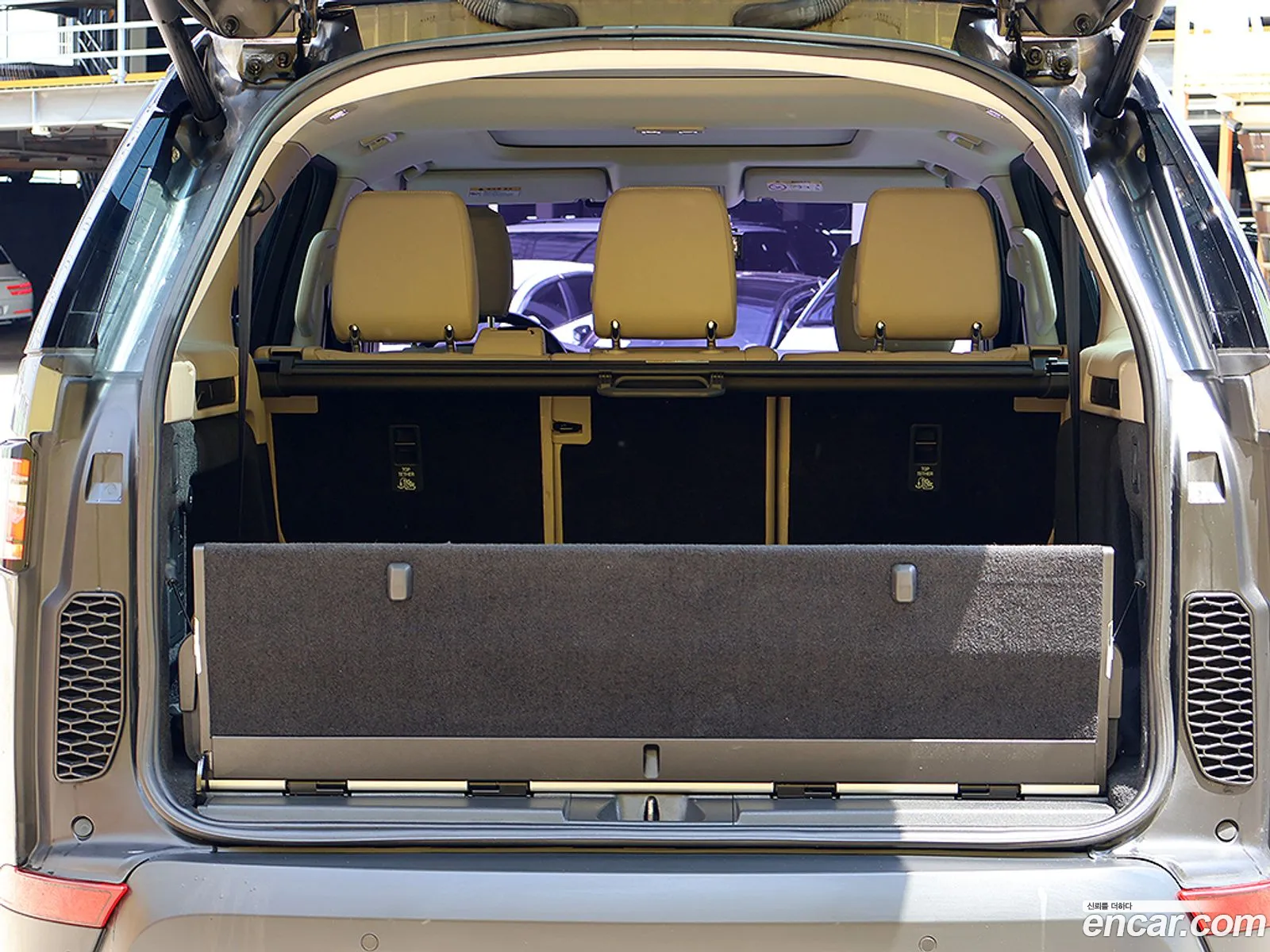 Land Rover Discovery 5 2018 — 20